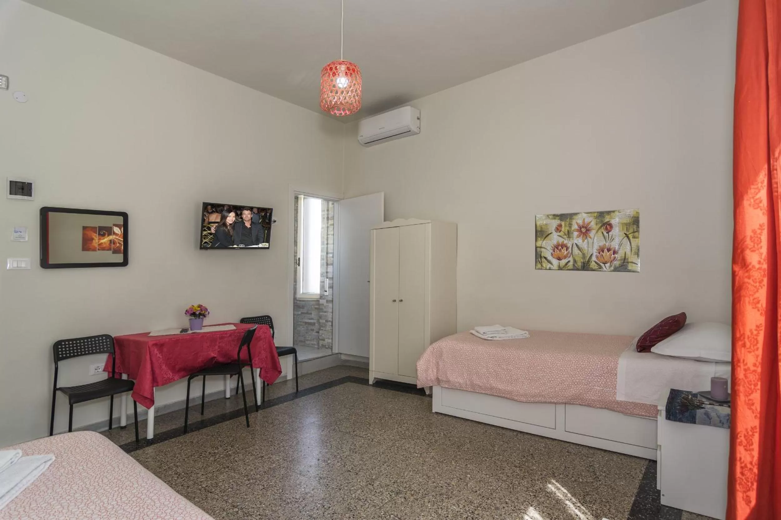 Photo of the whole room, Bed in Aliante B&B