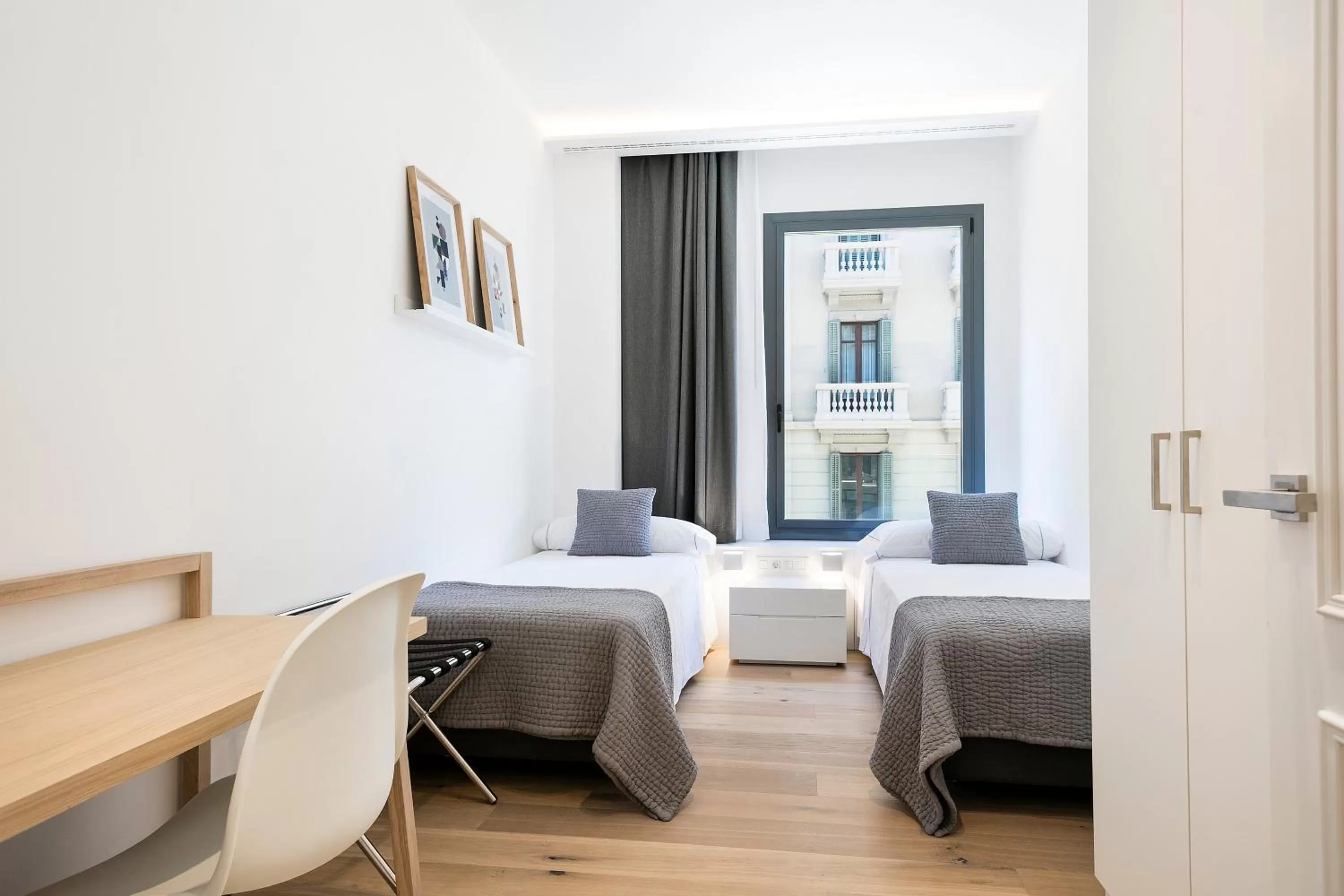 Decorative detail, Bed in Murmuri Residence Mercader