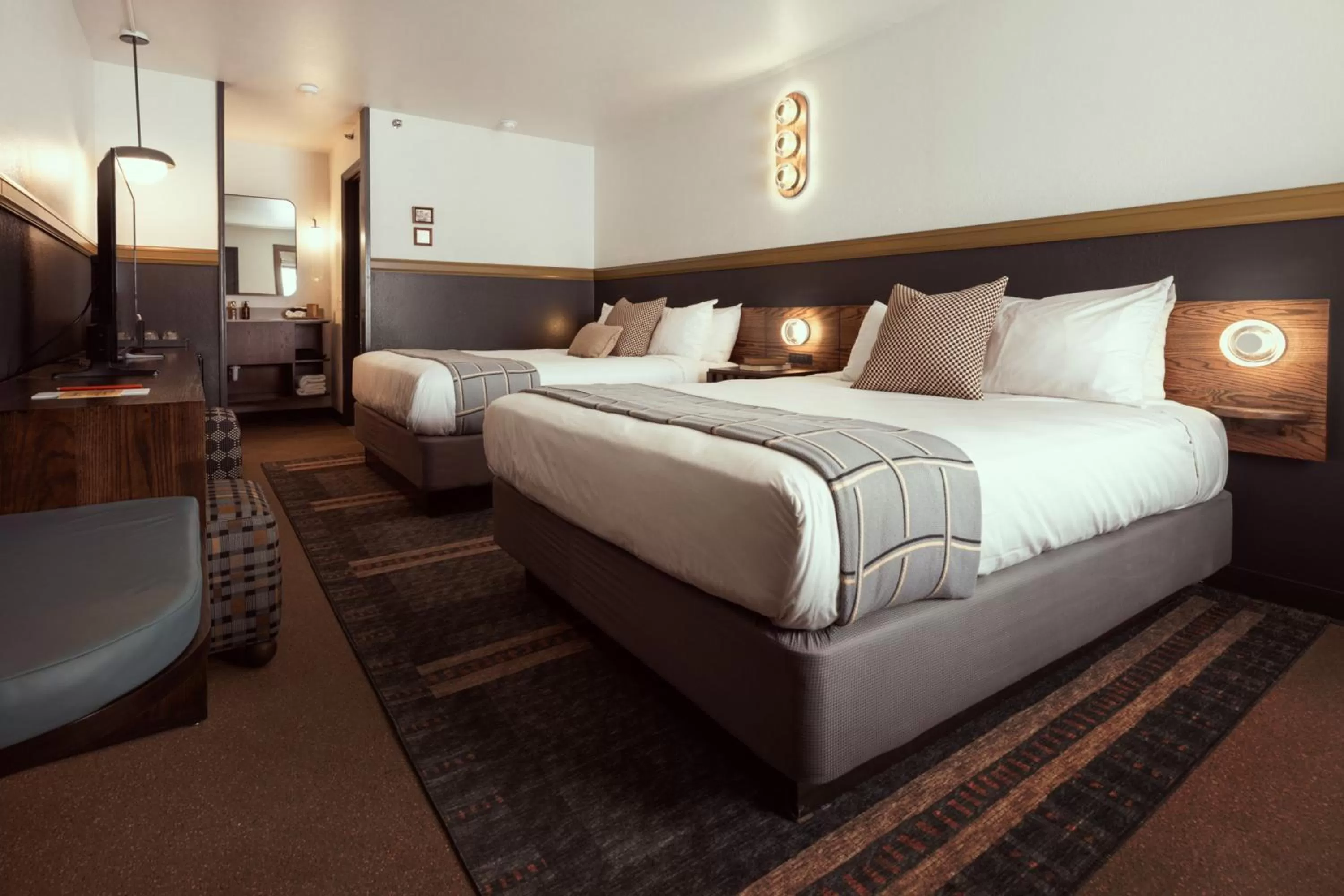 Deluxe Queen Room with Two Queen Beds in The Ozarker Lodge