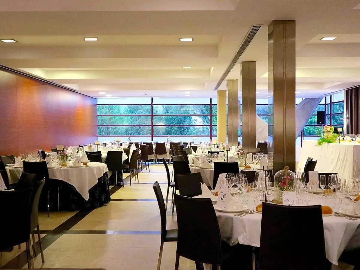 Restaurant/places to eat in Hotel Torremangana