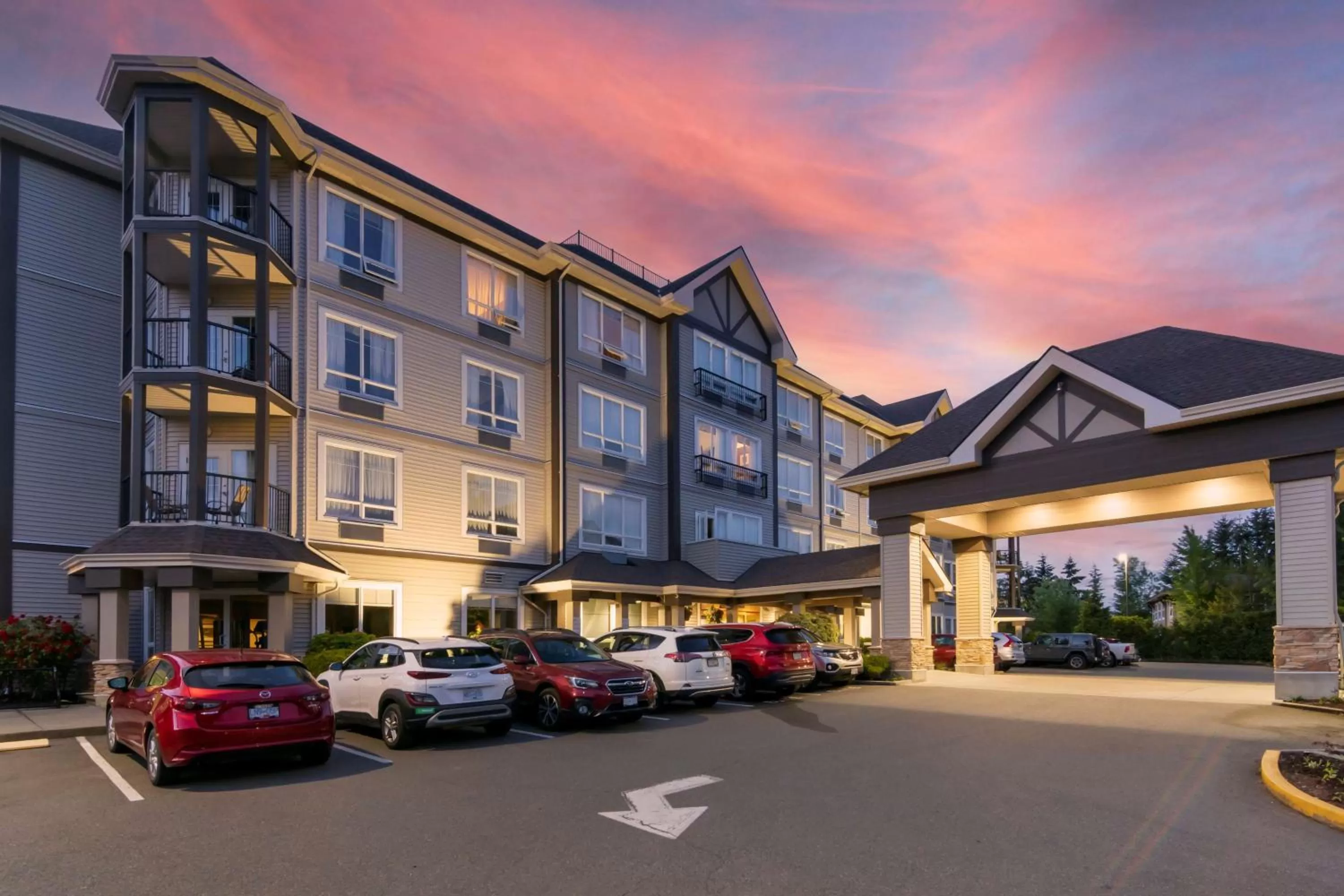 Property building in Best Western PLUS Chemainus Inn