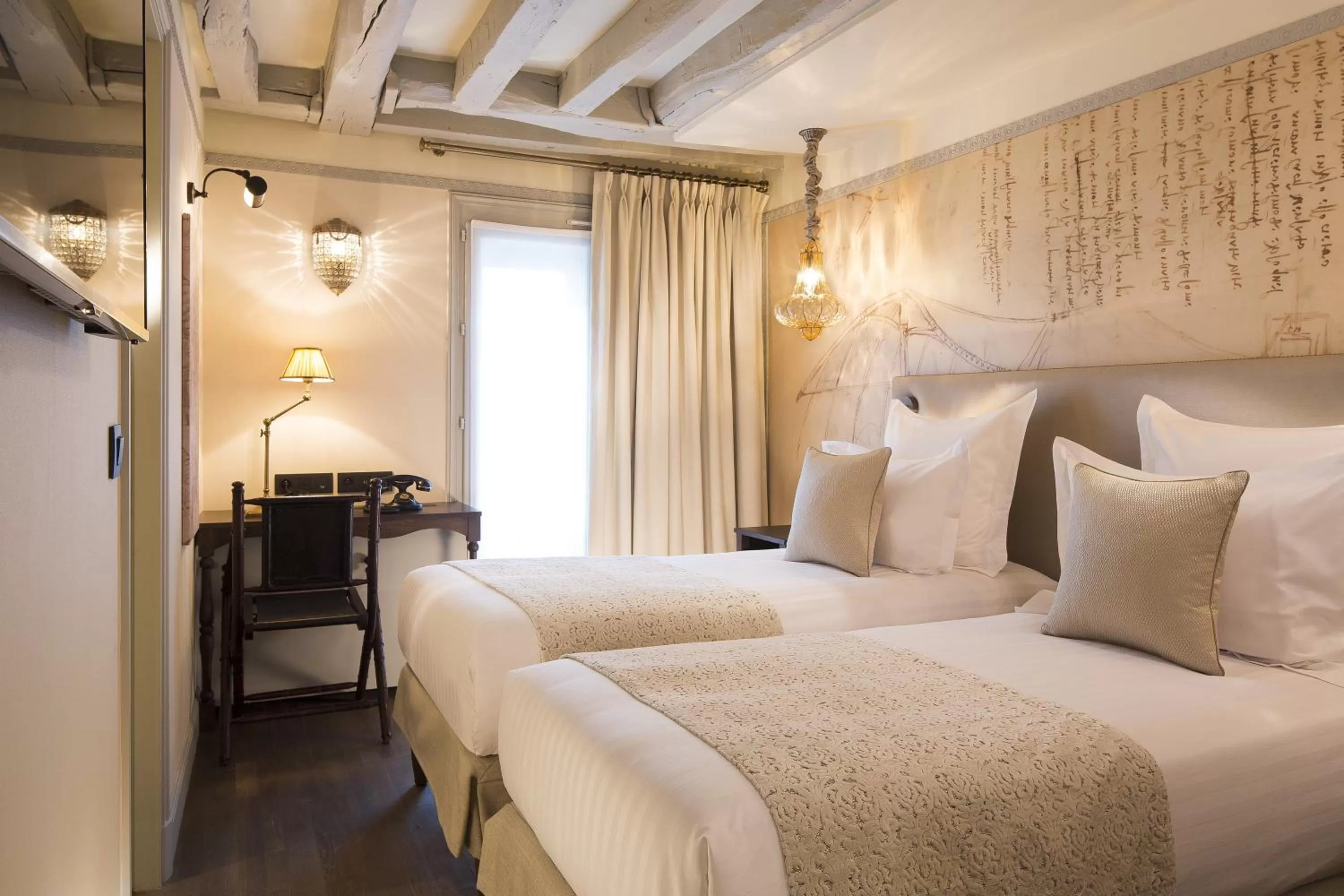 Photo of the whole room, Bed in Hôtel Da Vinci & Spa