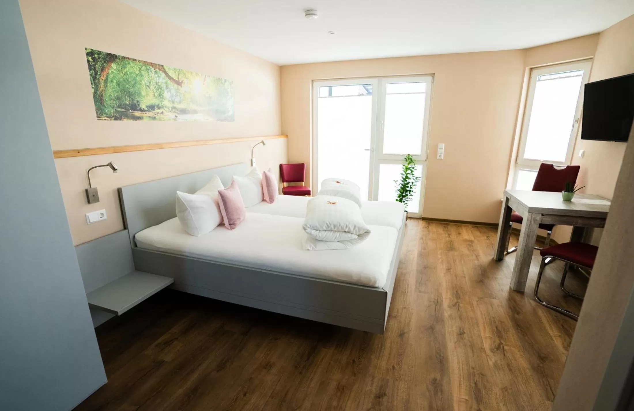 Photo of the whole room, Bed in Burgers Hotel