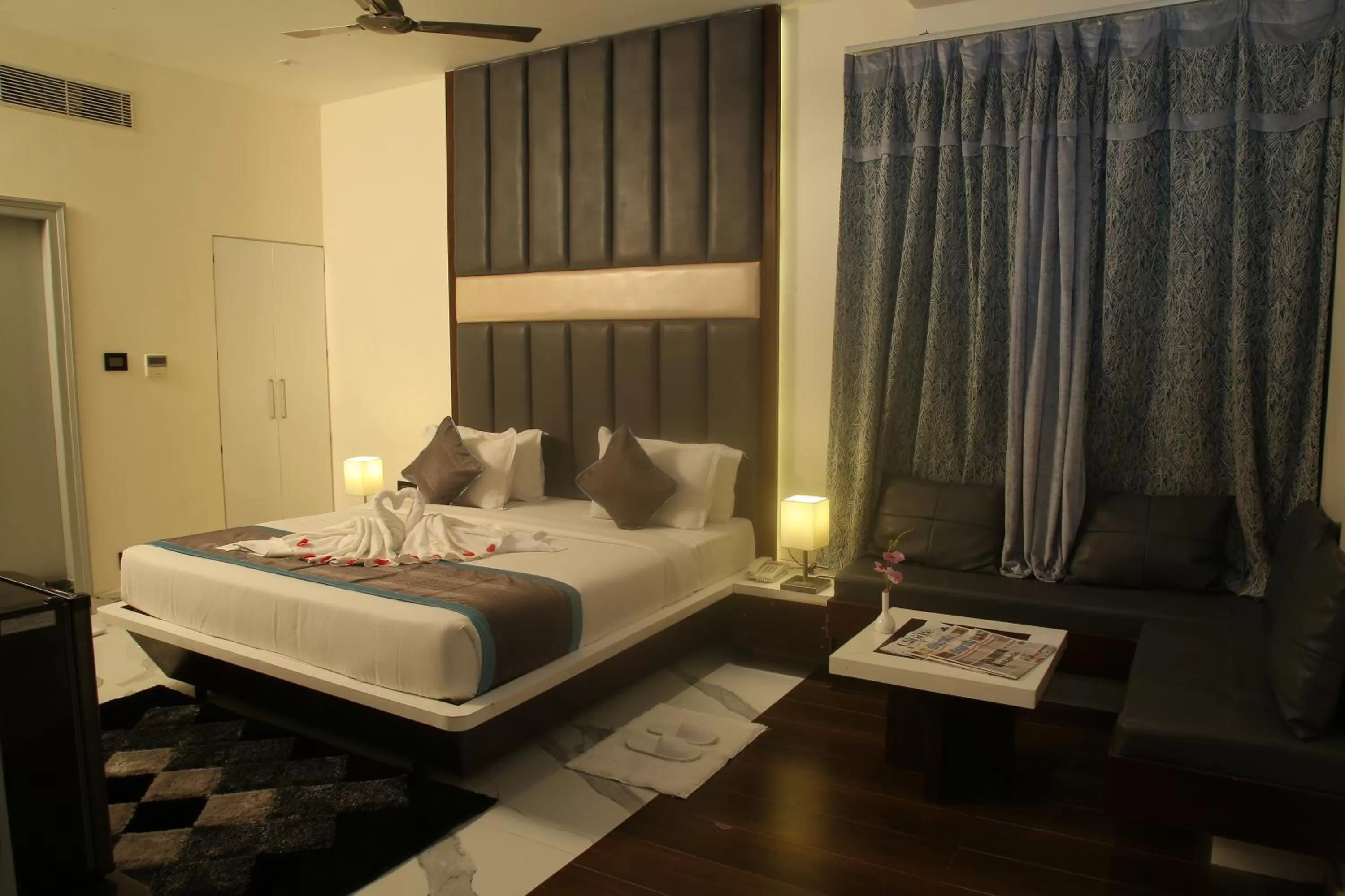 Photo of the whole room, Bed in PARK SIGNATURE HOTELS - Royal Benza