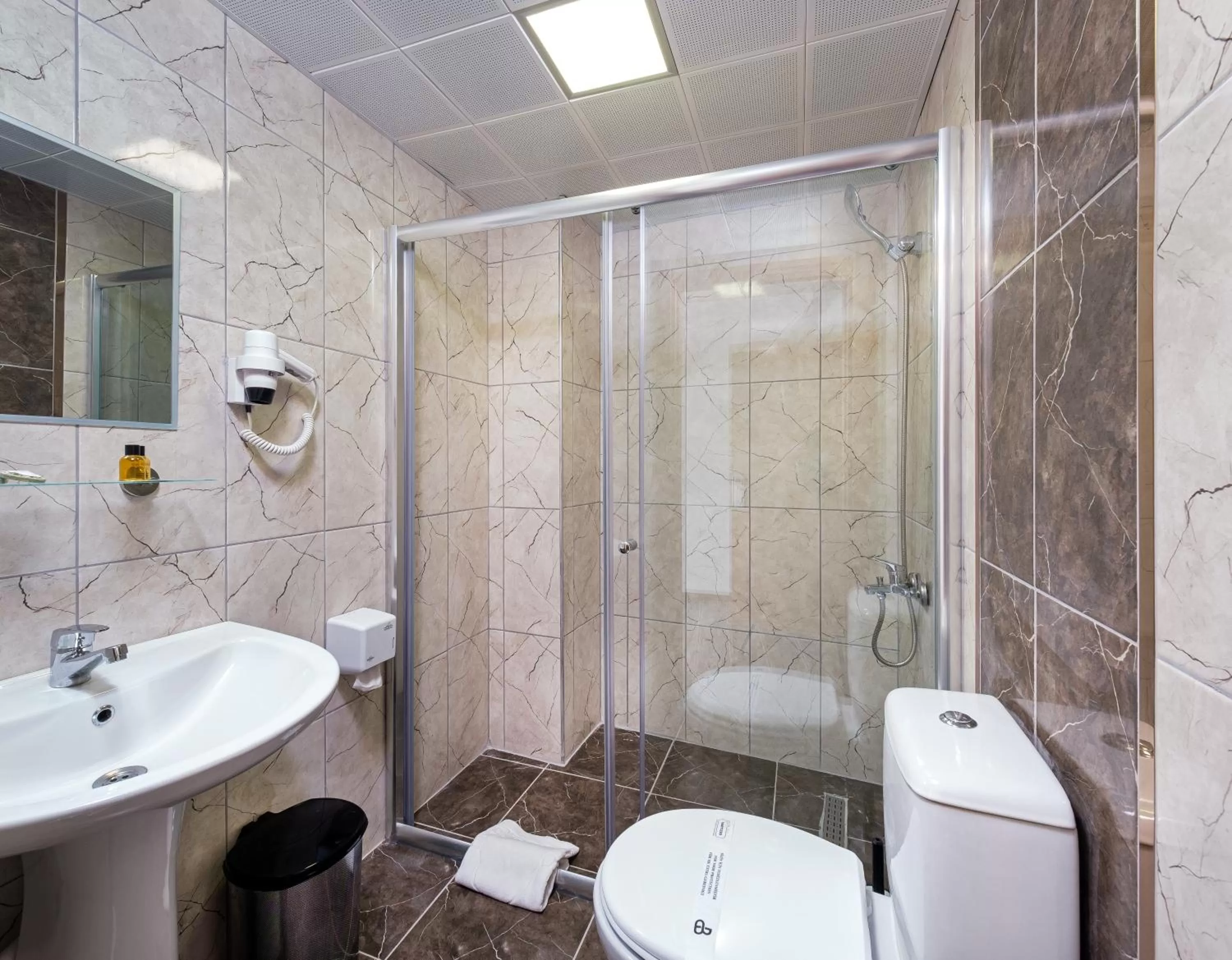 Shower in Grand Gulluk Hotel City Center Antalya