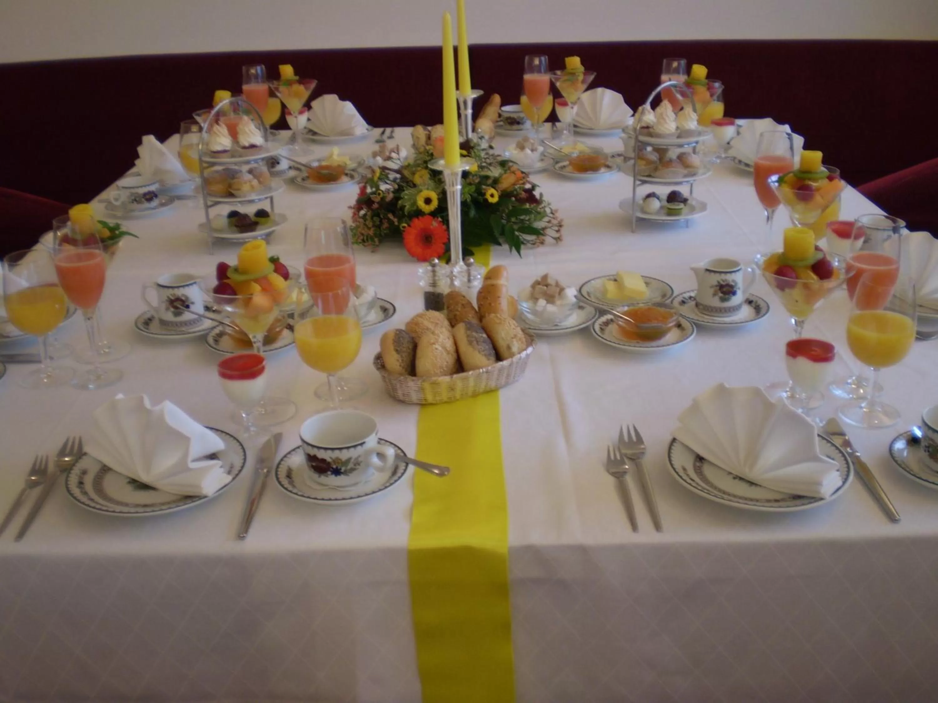 Restaurant/places to eat in Hotel Christine