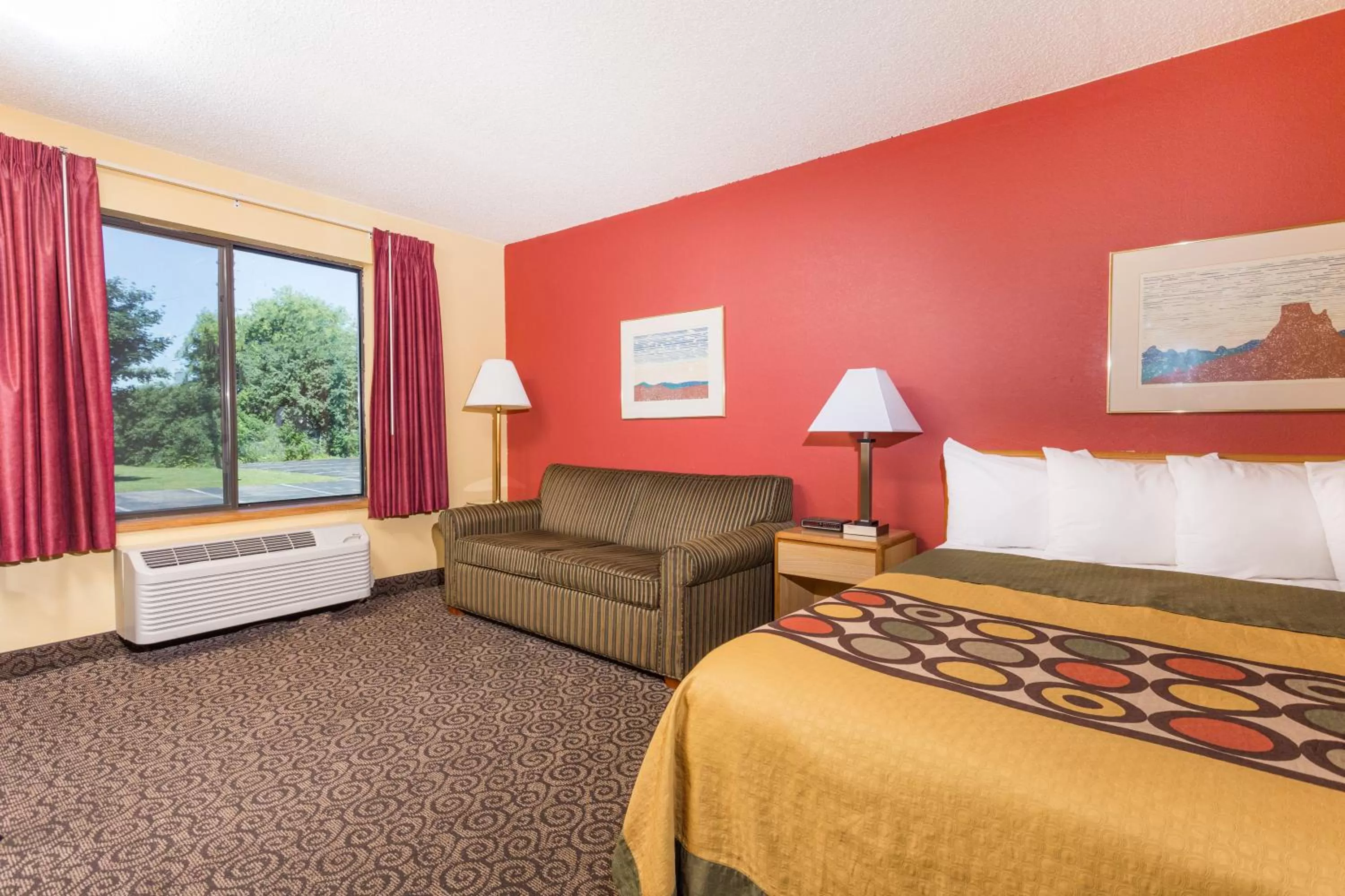 Photo of the whole room, Bed in Super 8 by Wyndham Appleton