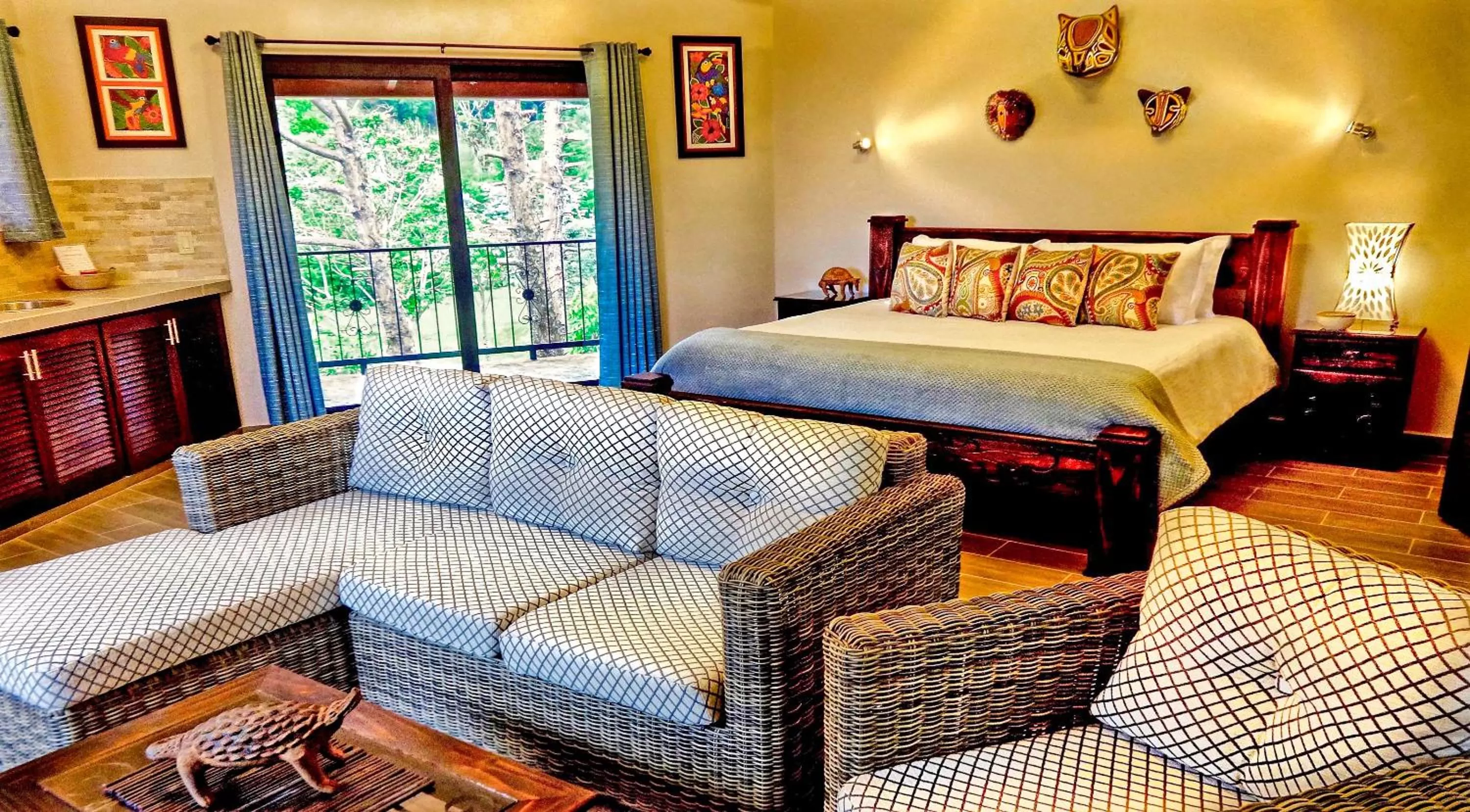 Patio, Bed in Boquete Garden Inn