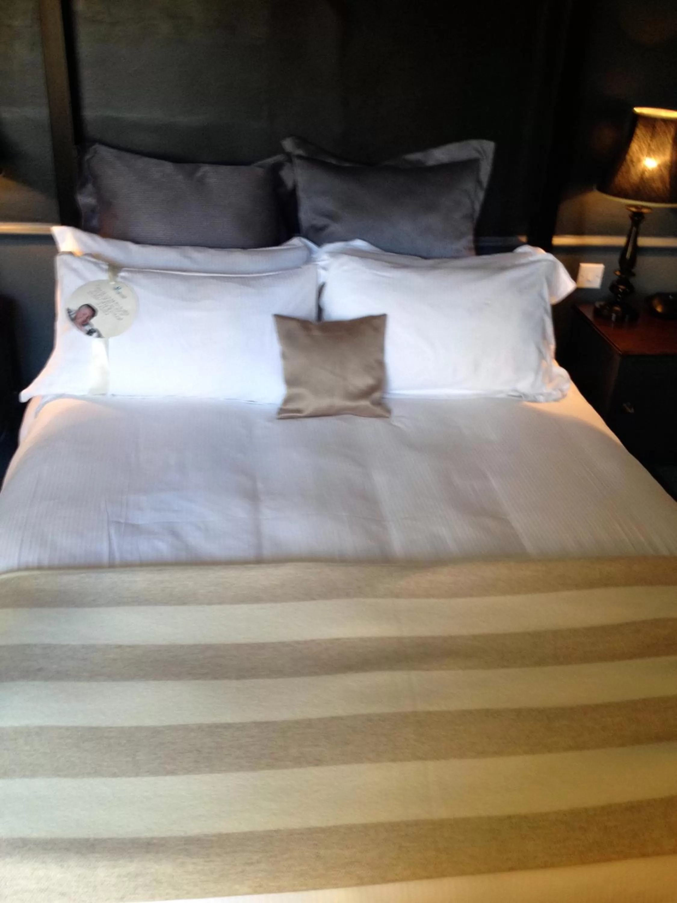 Bed in The Crown And Thistle, Abingdon