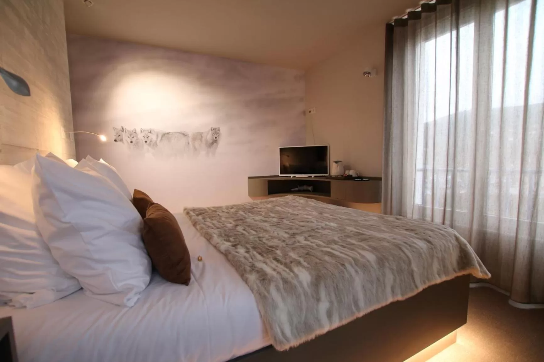 Photo of the whole room, Bed in Les Loges Du Parc