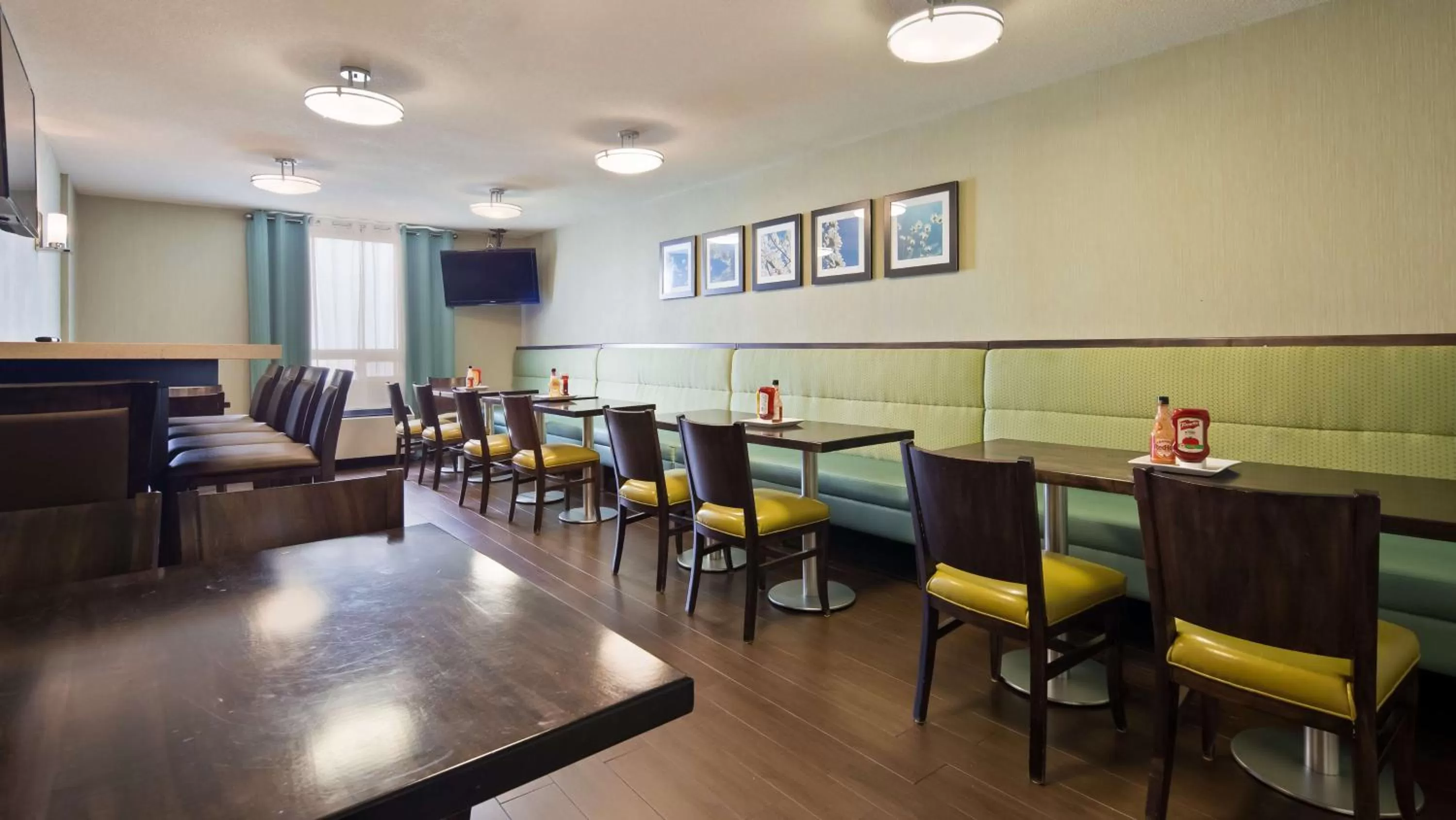 Restaurant/places to eat in Best Western Plus Durham Hotel & Conference Centre