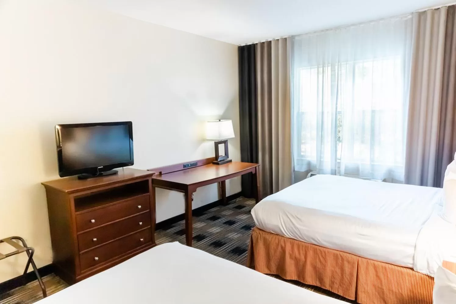 Bed in Country Inn & Suites by Radisson, Helen, GA