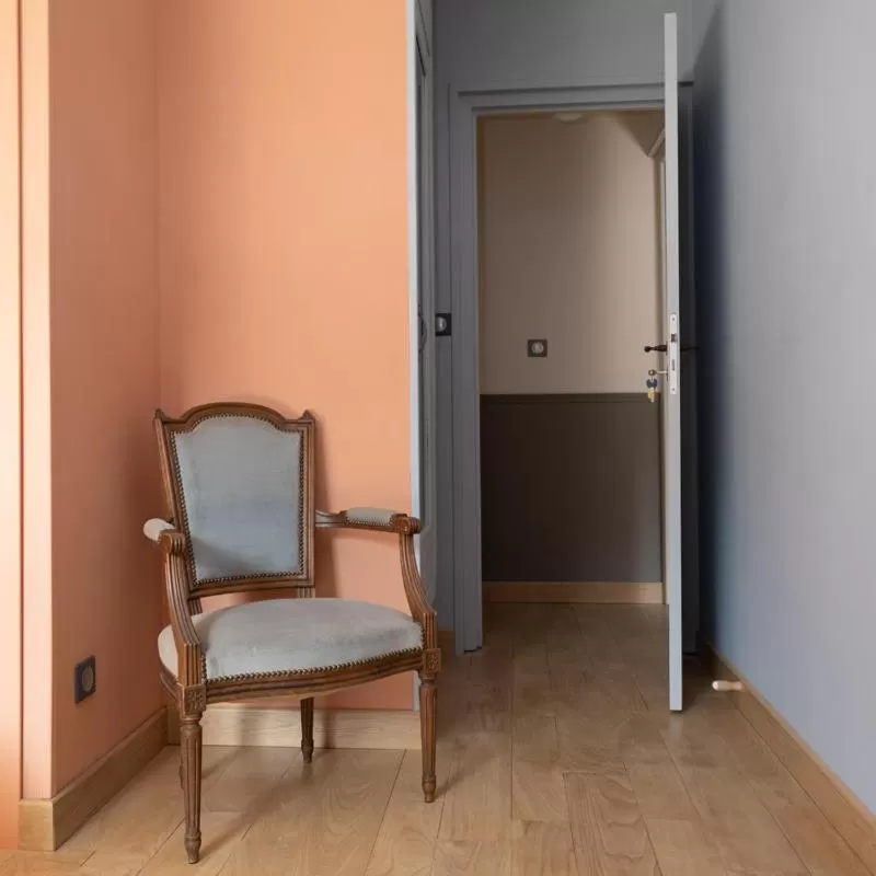 Seating area in Fleurs de lin