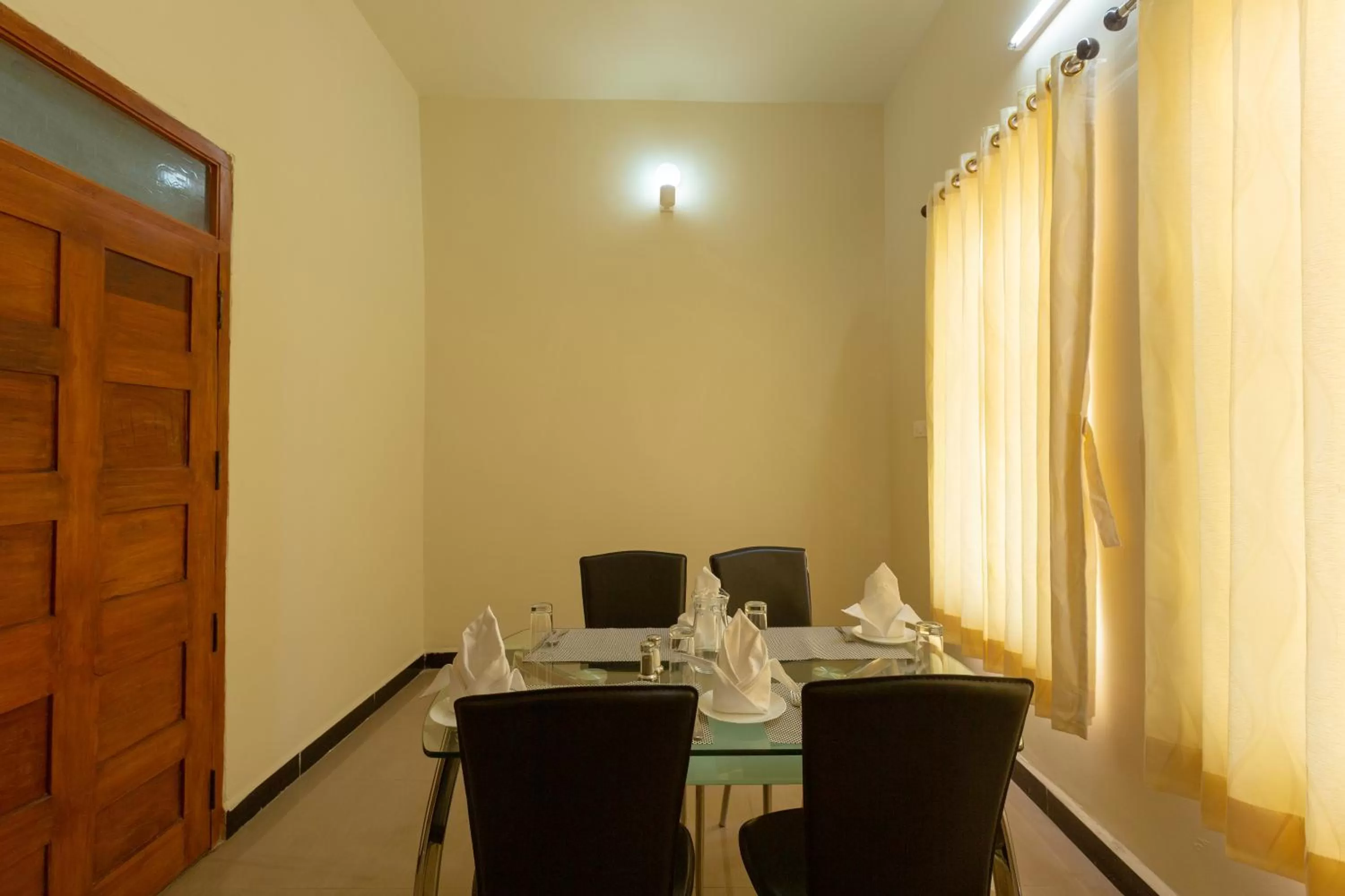 KSTDC Hotel Mayura Krishna Almatti