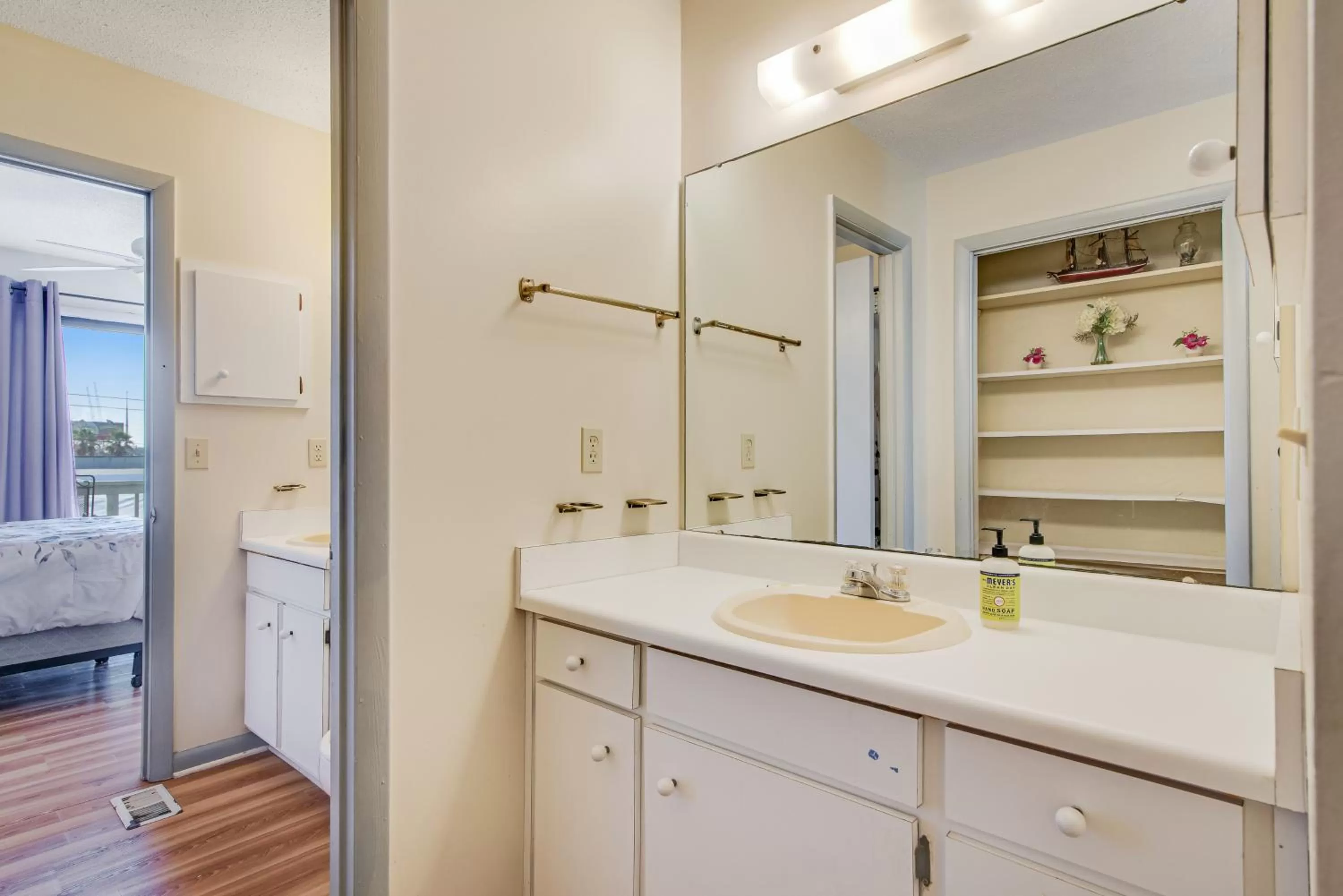 Bathroom in Tarpon 10