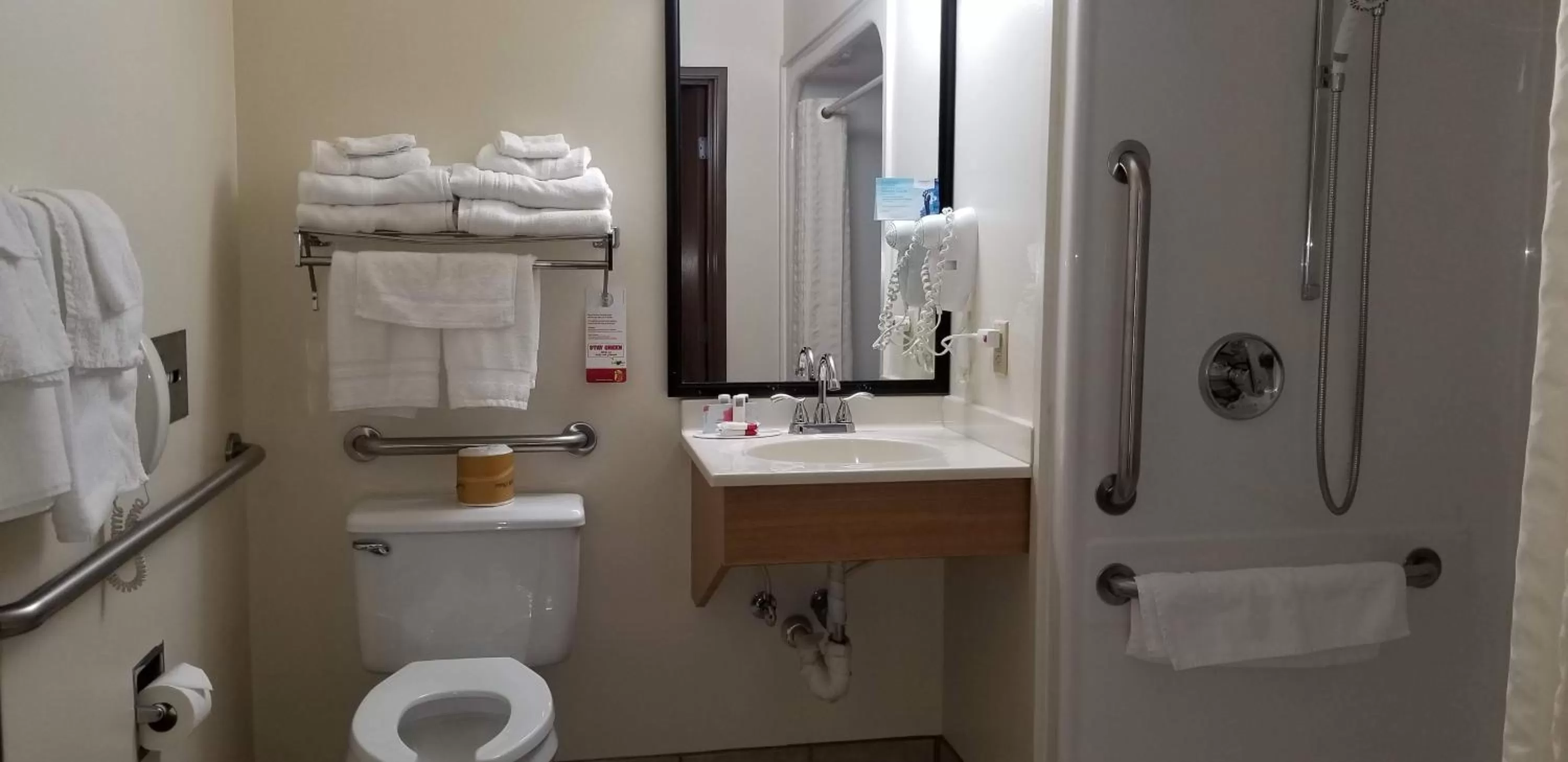 Toilet in Super 8 by Wyndham Ashland