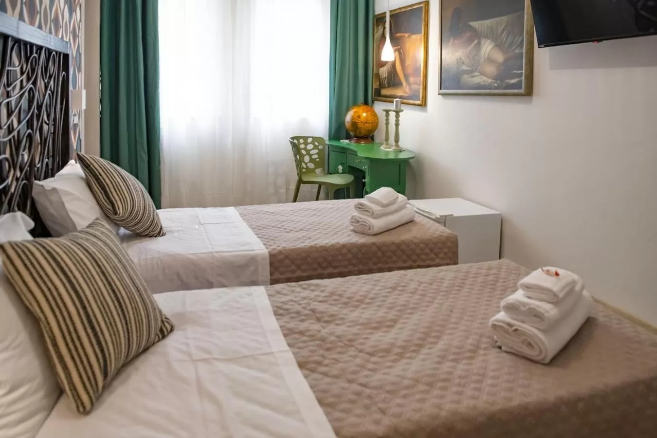 Photo of the whole room, Bed in Boutique Hotel Ferrara