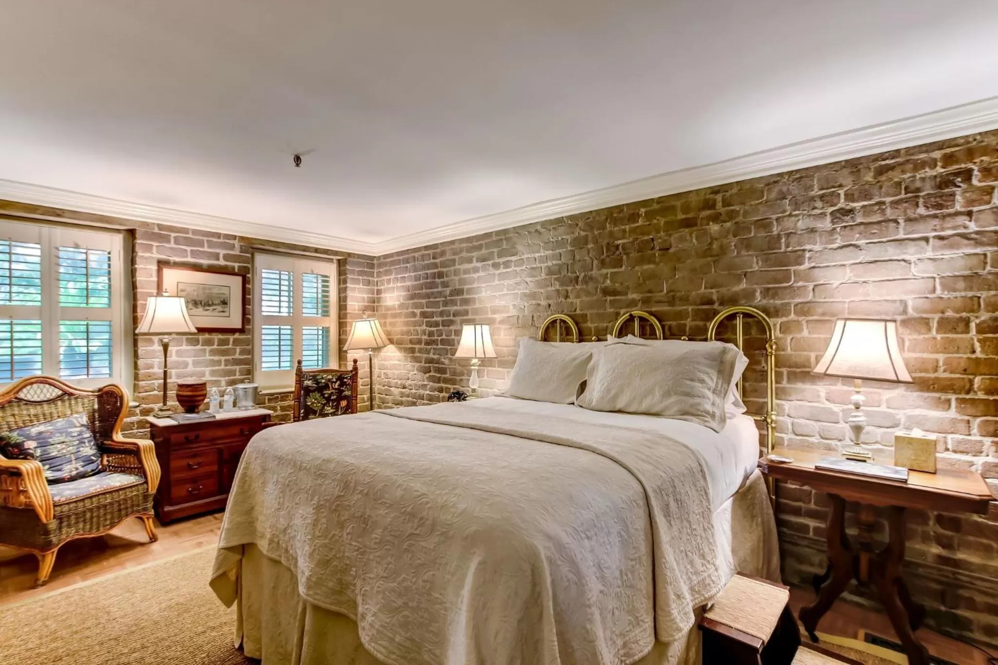 Bed in Ballastone Inn