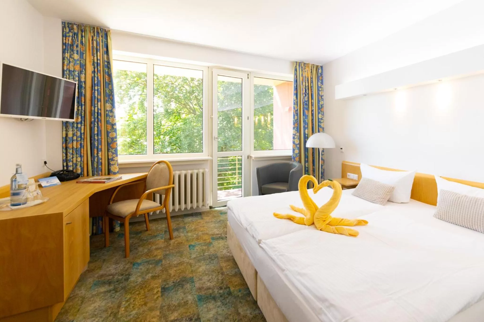 Photo of the whole room, Bed in Hotel Wald und See