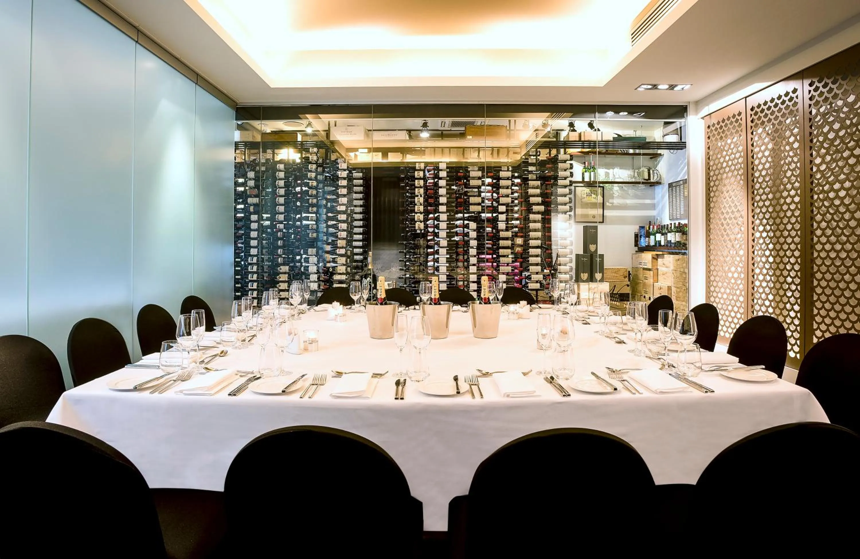 Restaurant/places to eat in The Beetson Hotel