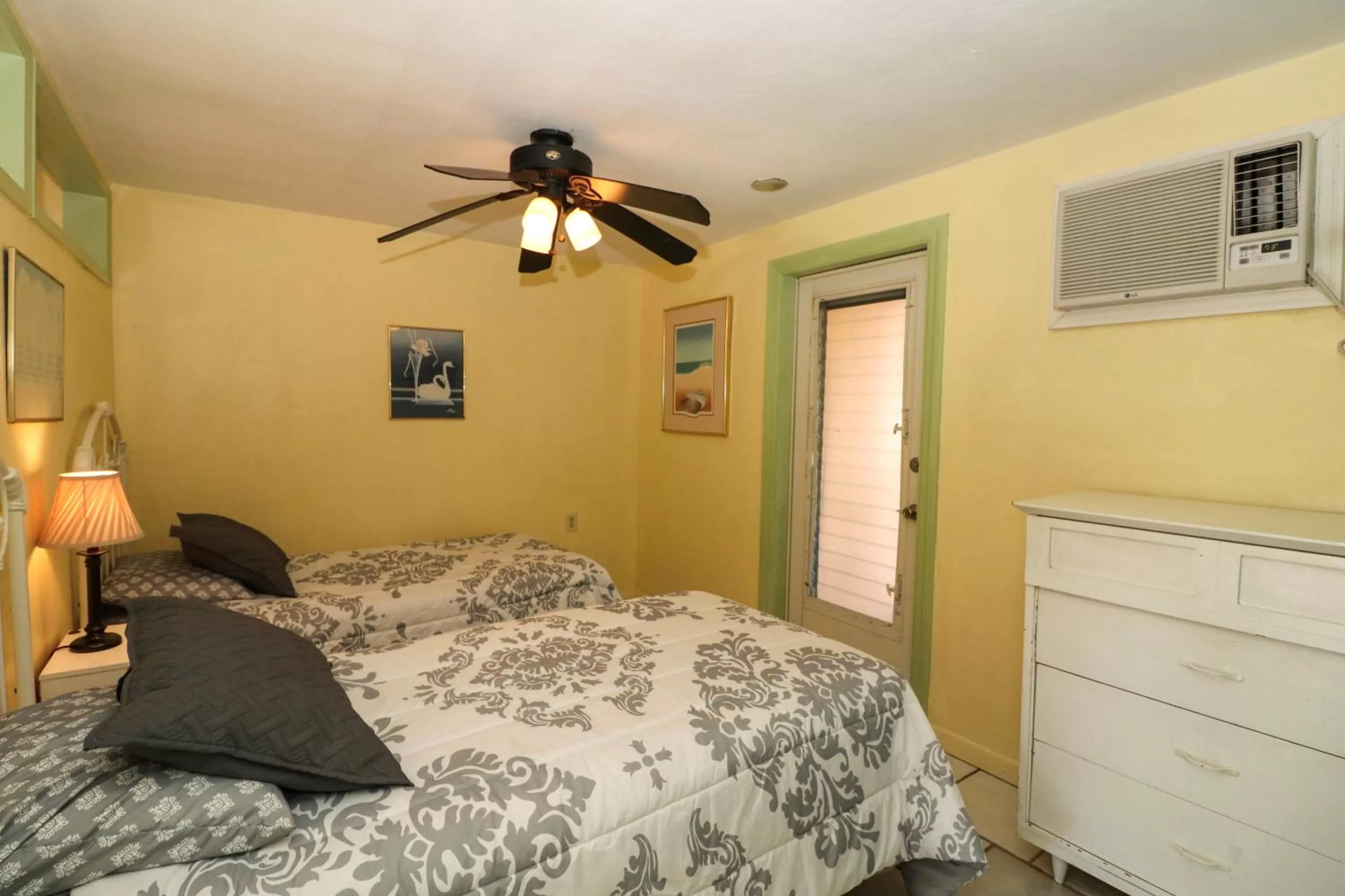 Bed in Grove City Motel