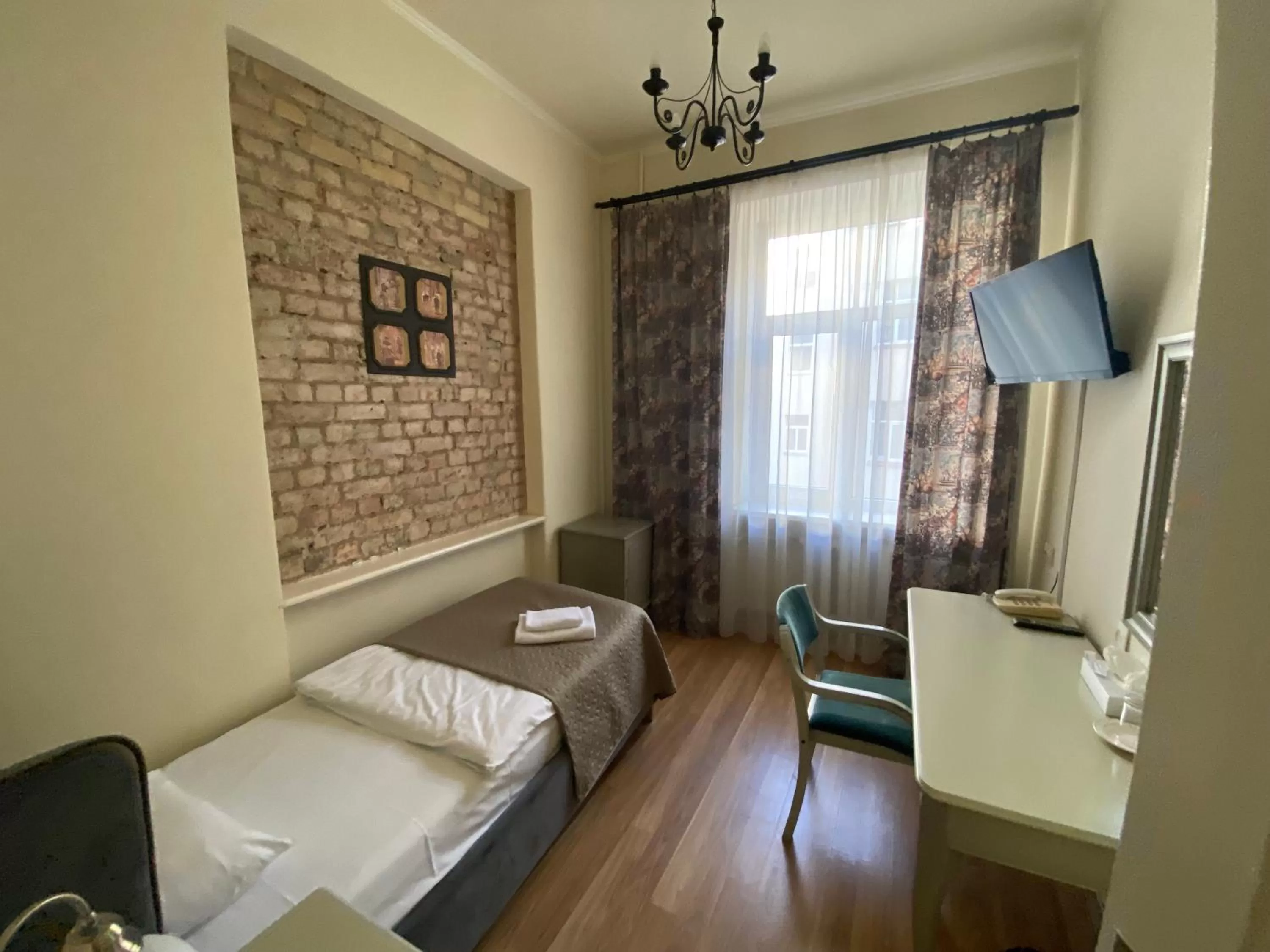 Photo of the whole room, Bed in Viktorija