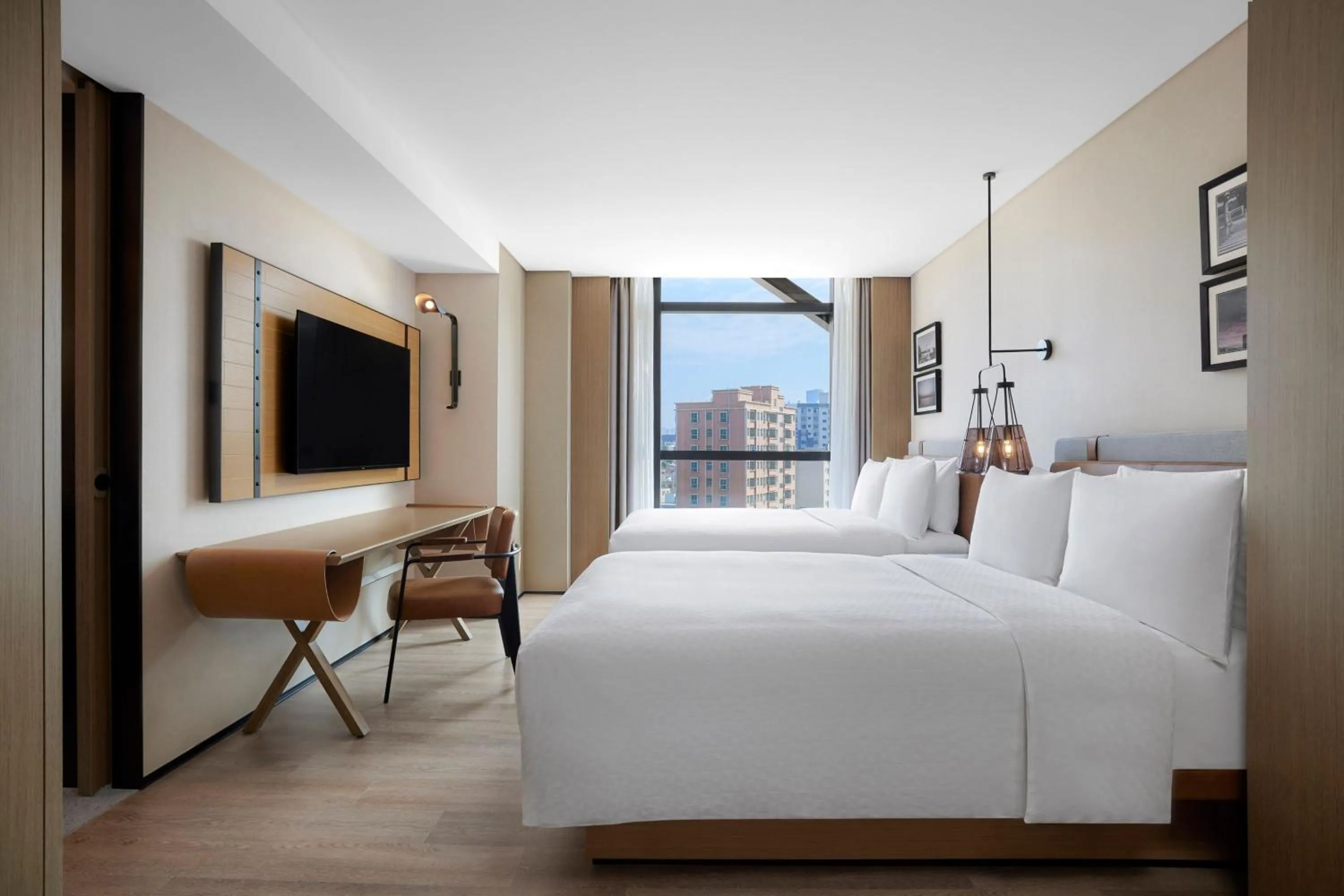 Photo of the whole room, Bed in Four Points by Sheraton Shenzhen Bao'an