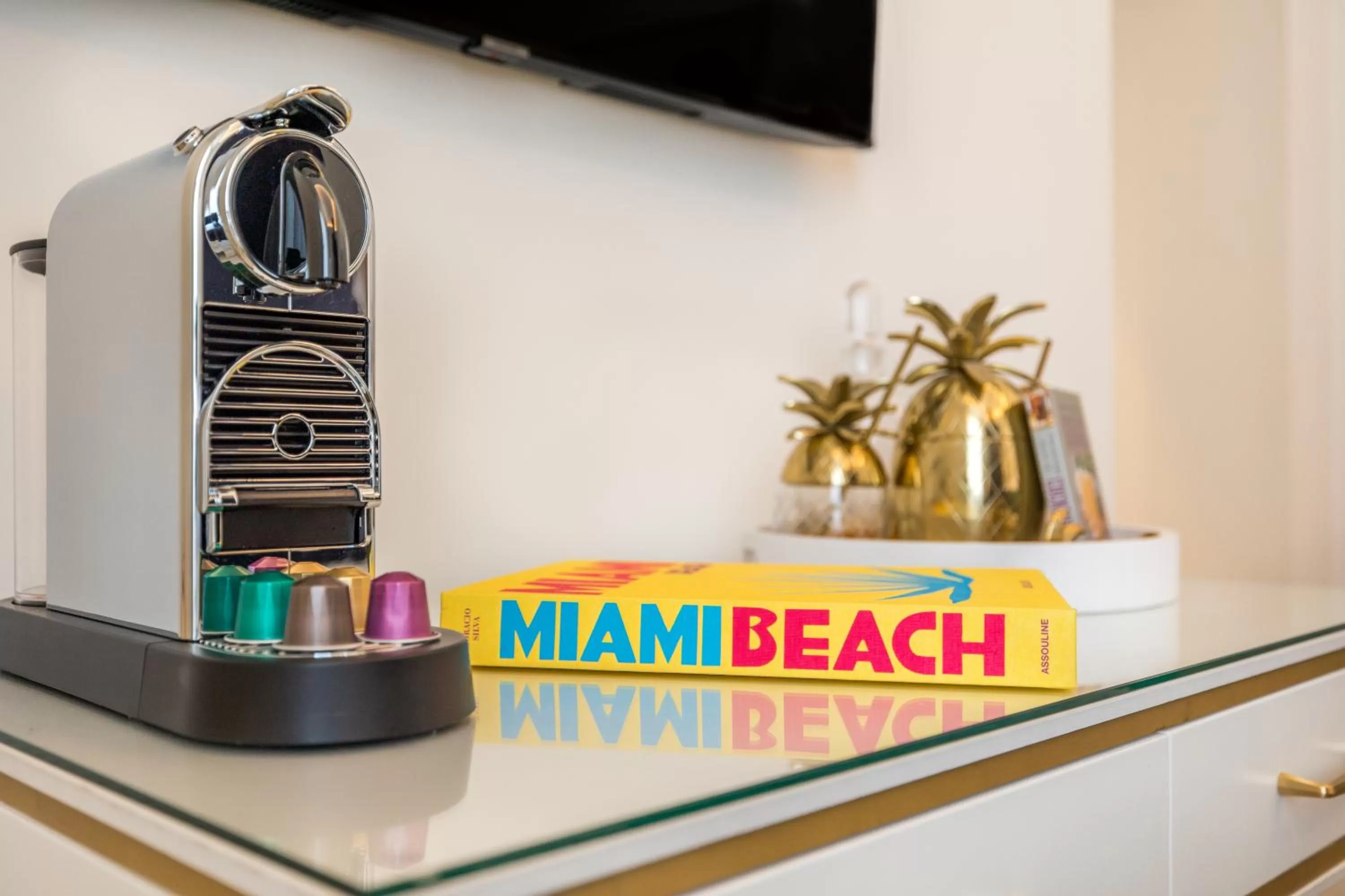 Coffee/tea facilities in The Nici