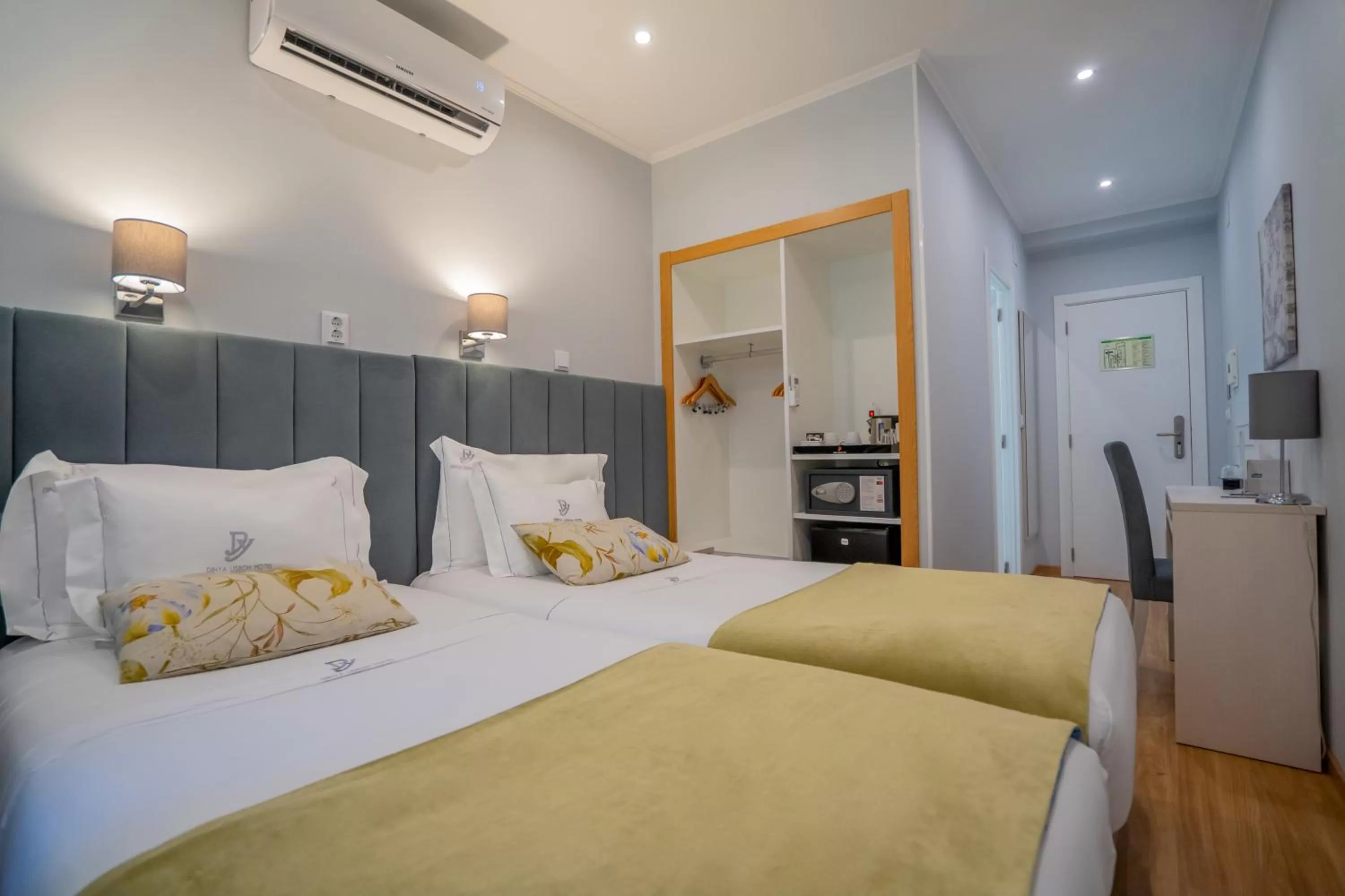 Bed in Dinya Lisbon Hotel