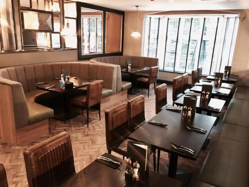 Dining area in Oxgang Kitchen Bar & Rooms