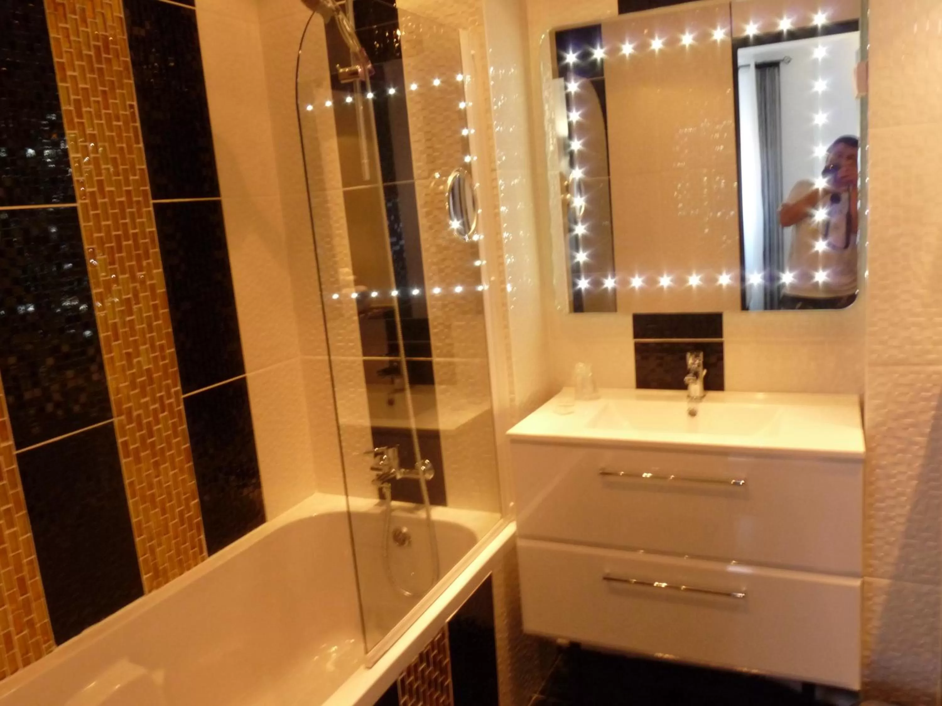 Bathroom in Hôtel Patton