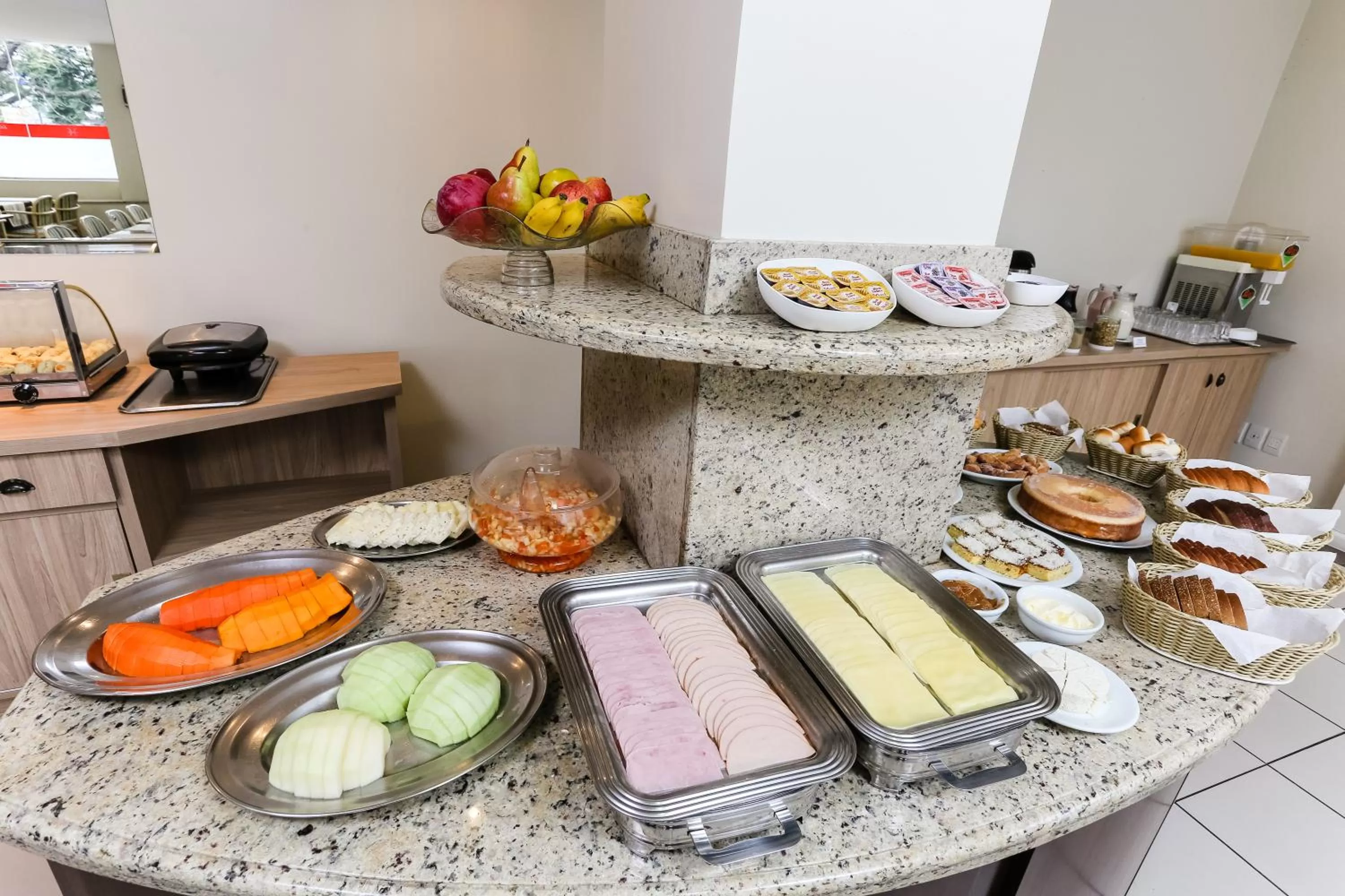 Restaurant/places to eat in Hotel Suárez Executive Novo Hamburgo