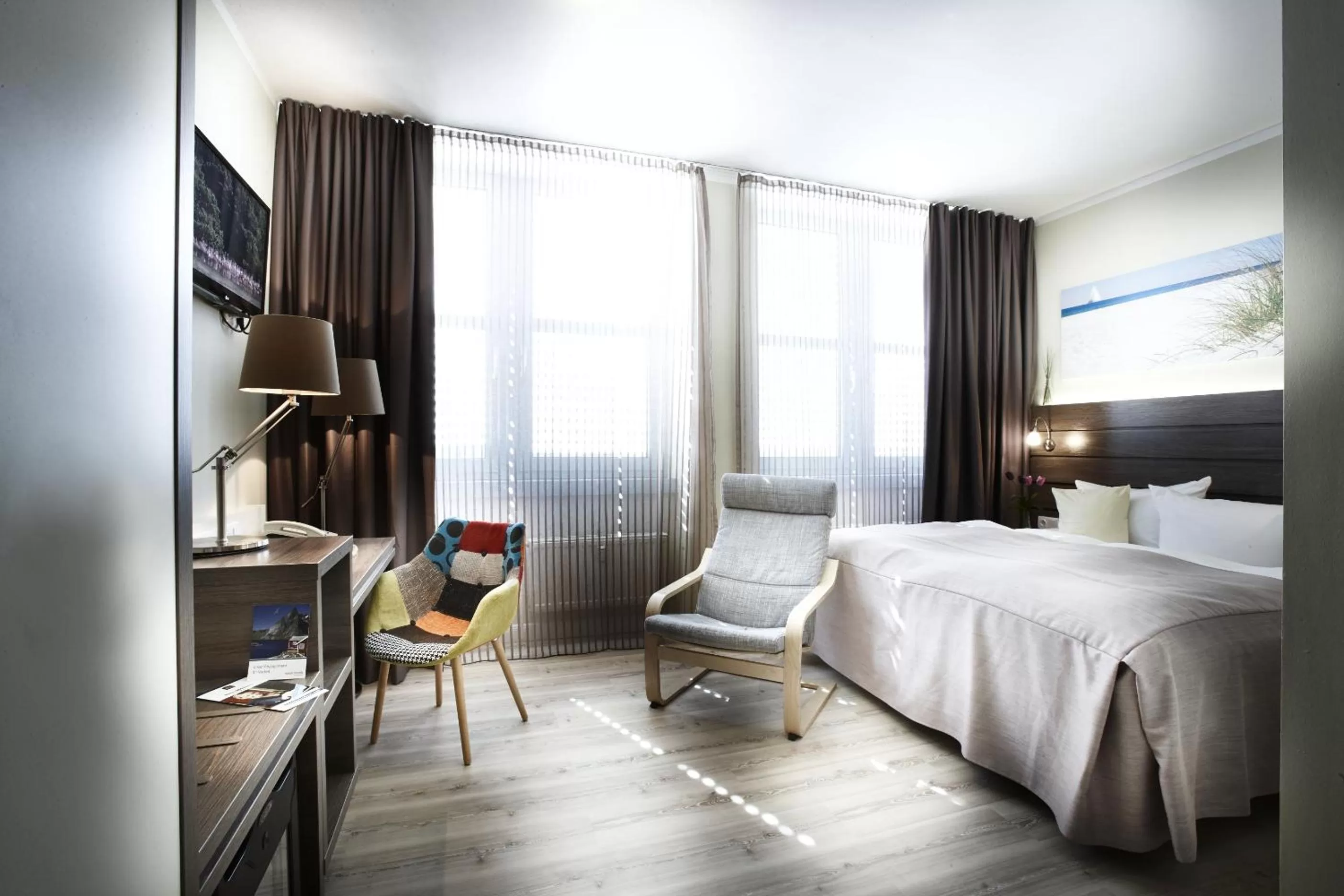 Photo of the whole room, Bed in Hotel Kiel by Golden Tulip