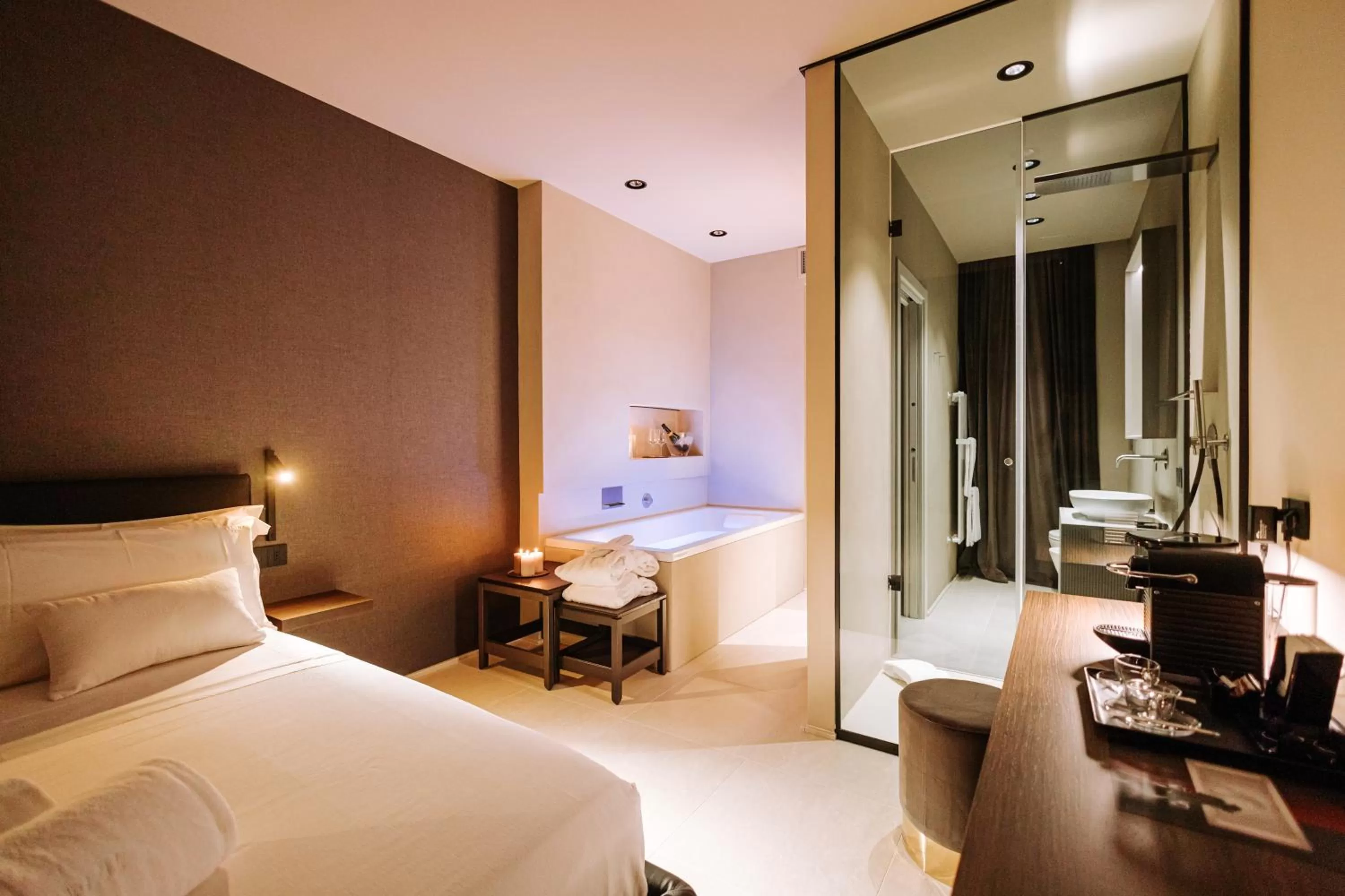 Bed in Suite1212 - Bandiera