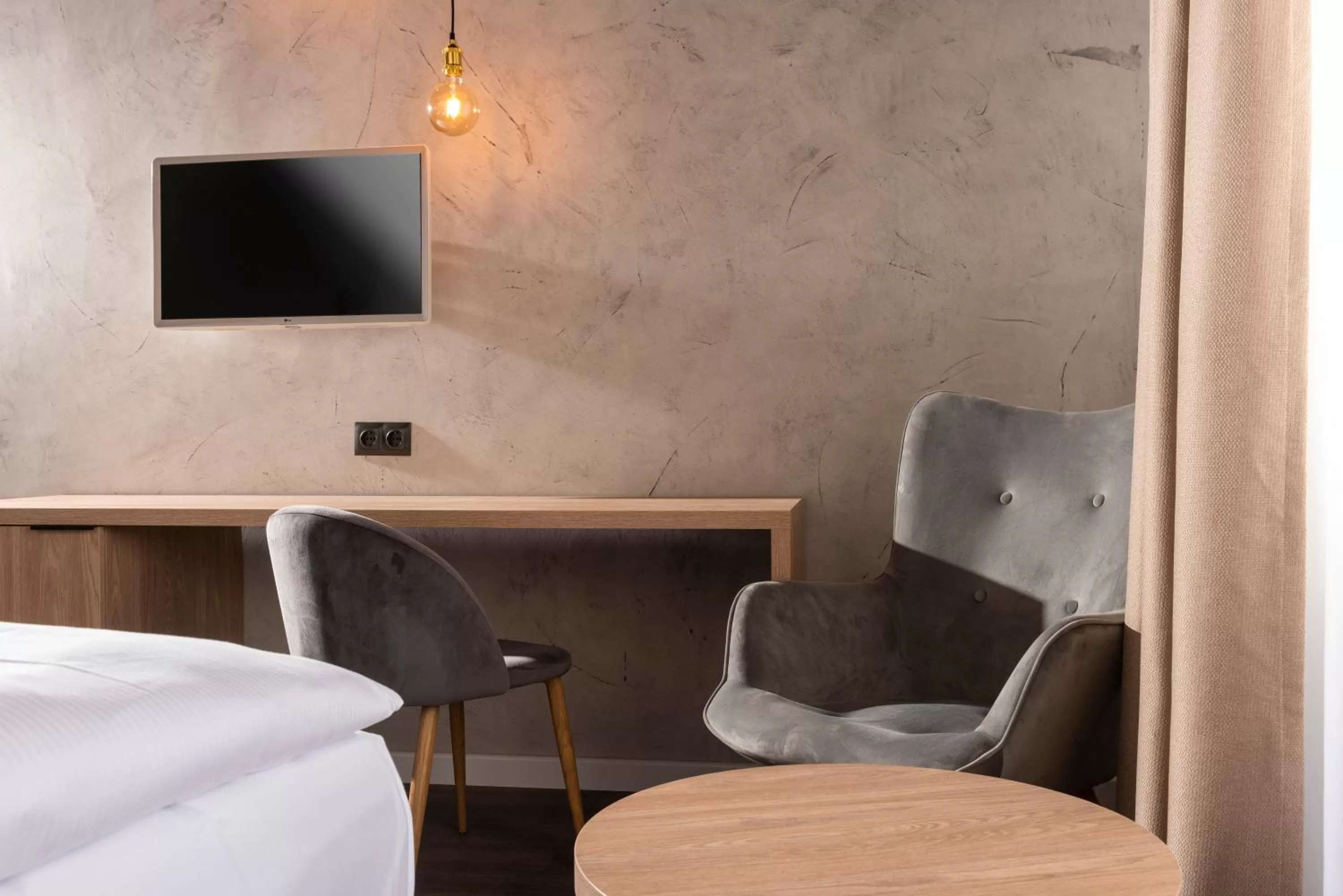 Seating area, Bed in ibis Styles Dresden Neustadt