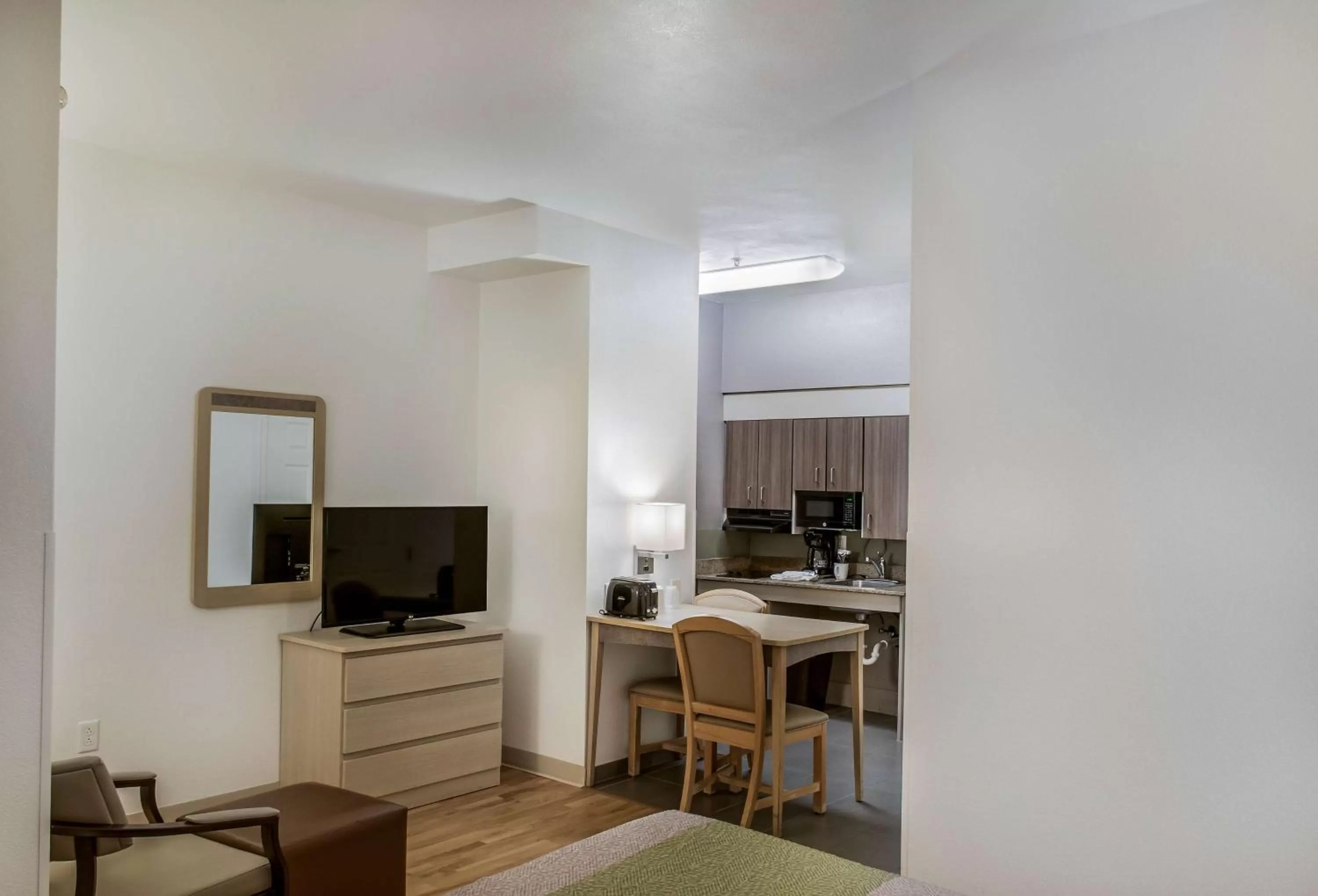 Bedroom in Motel 6 Fishers, In - Indianapolis