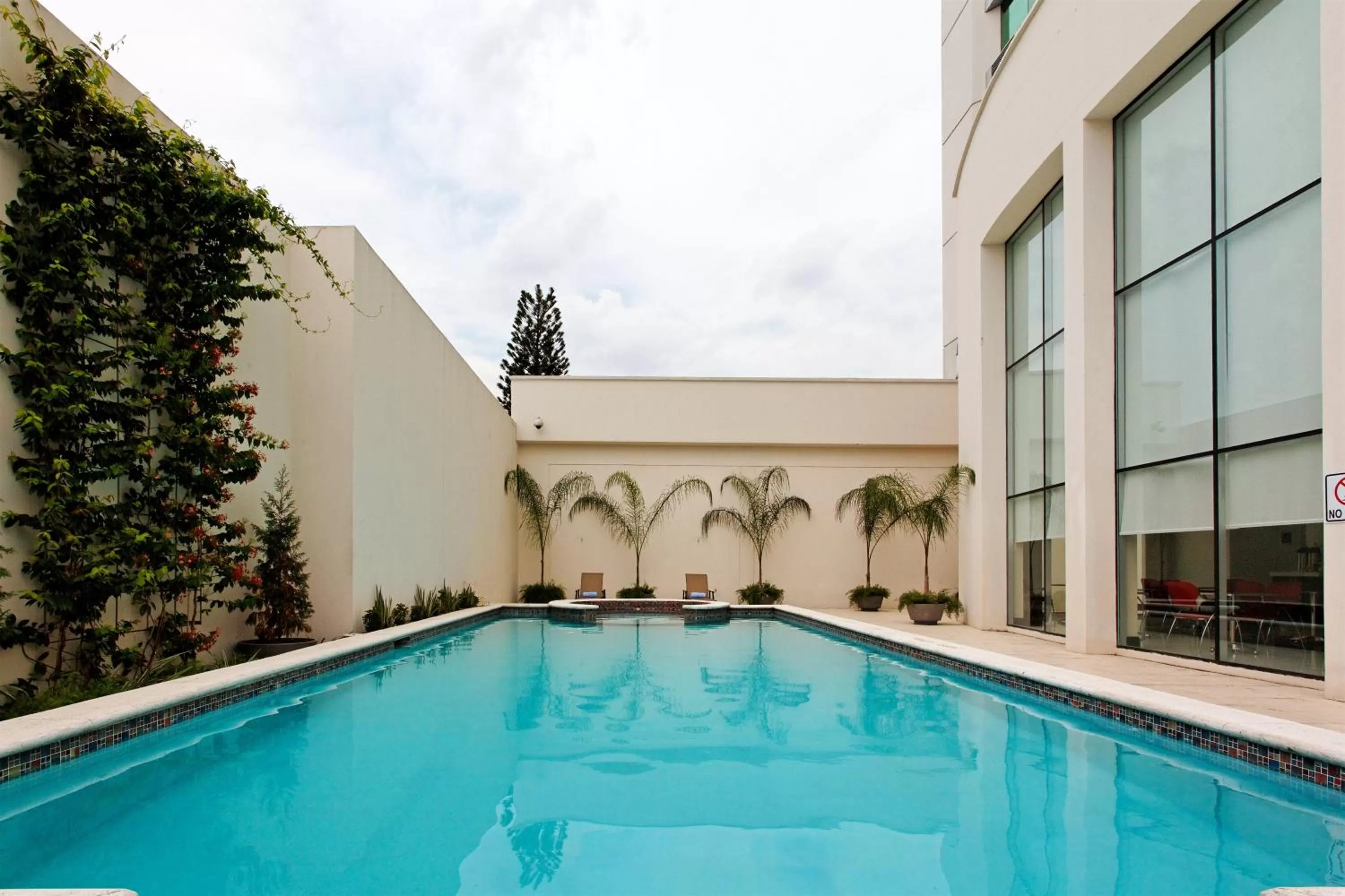 Swimming pool in Intercity Hotels San Pedro Sula