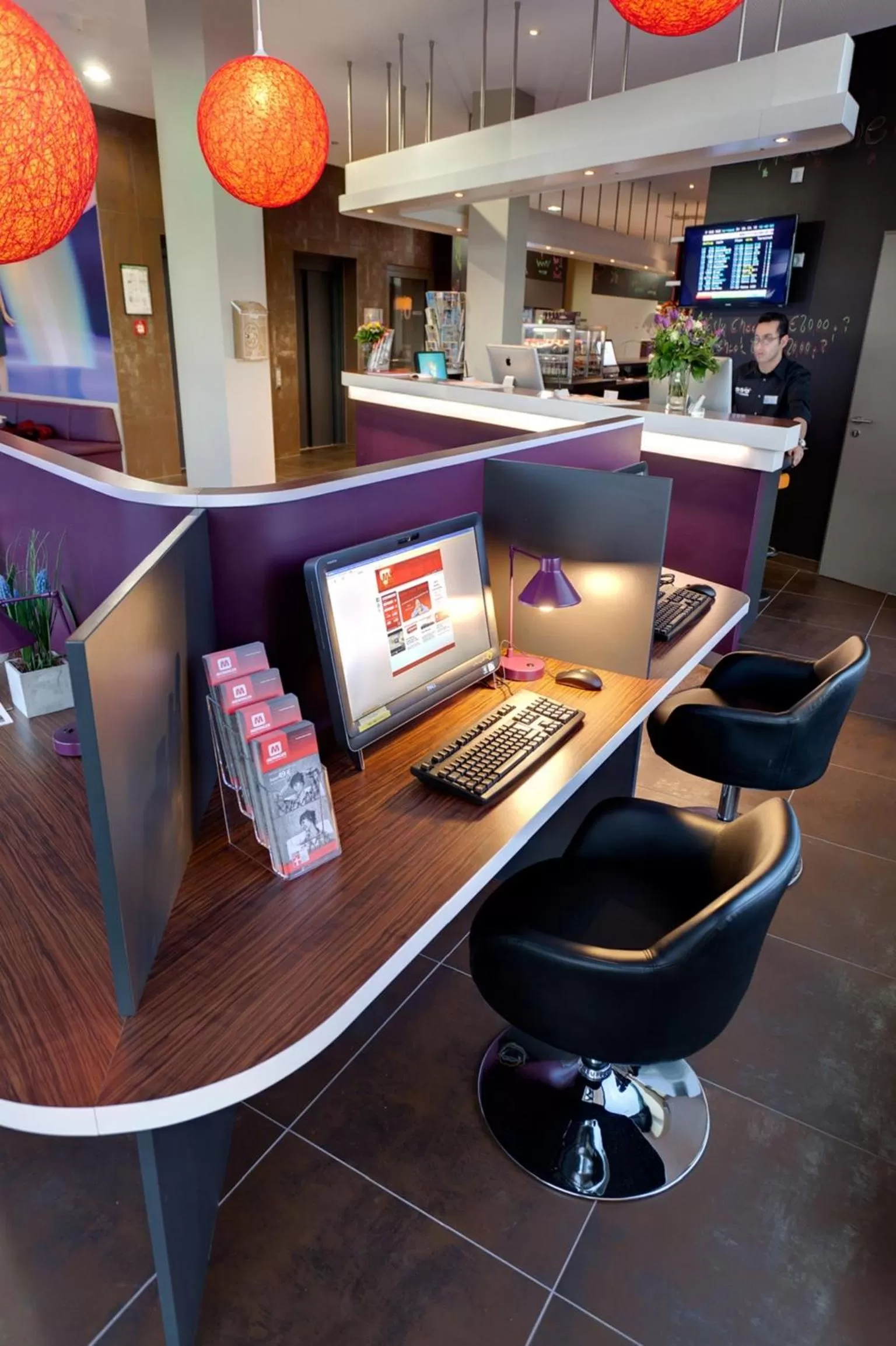 Lobby or reception in MEININGER Hotel Frankfurt Main / Airport