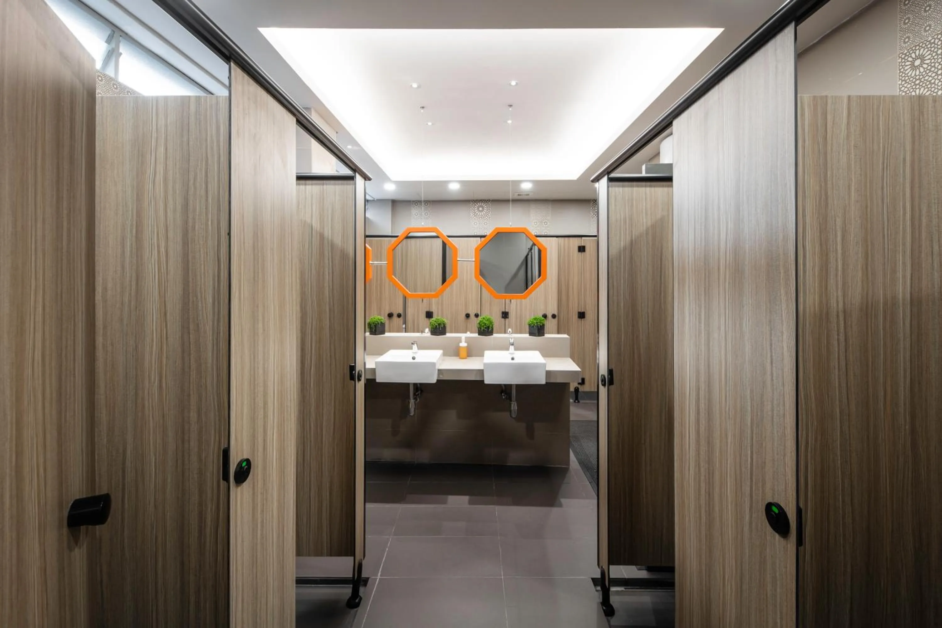 Shower in Kitez Hotel & Bunkz