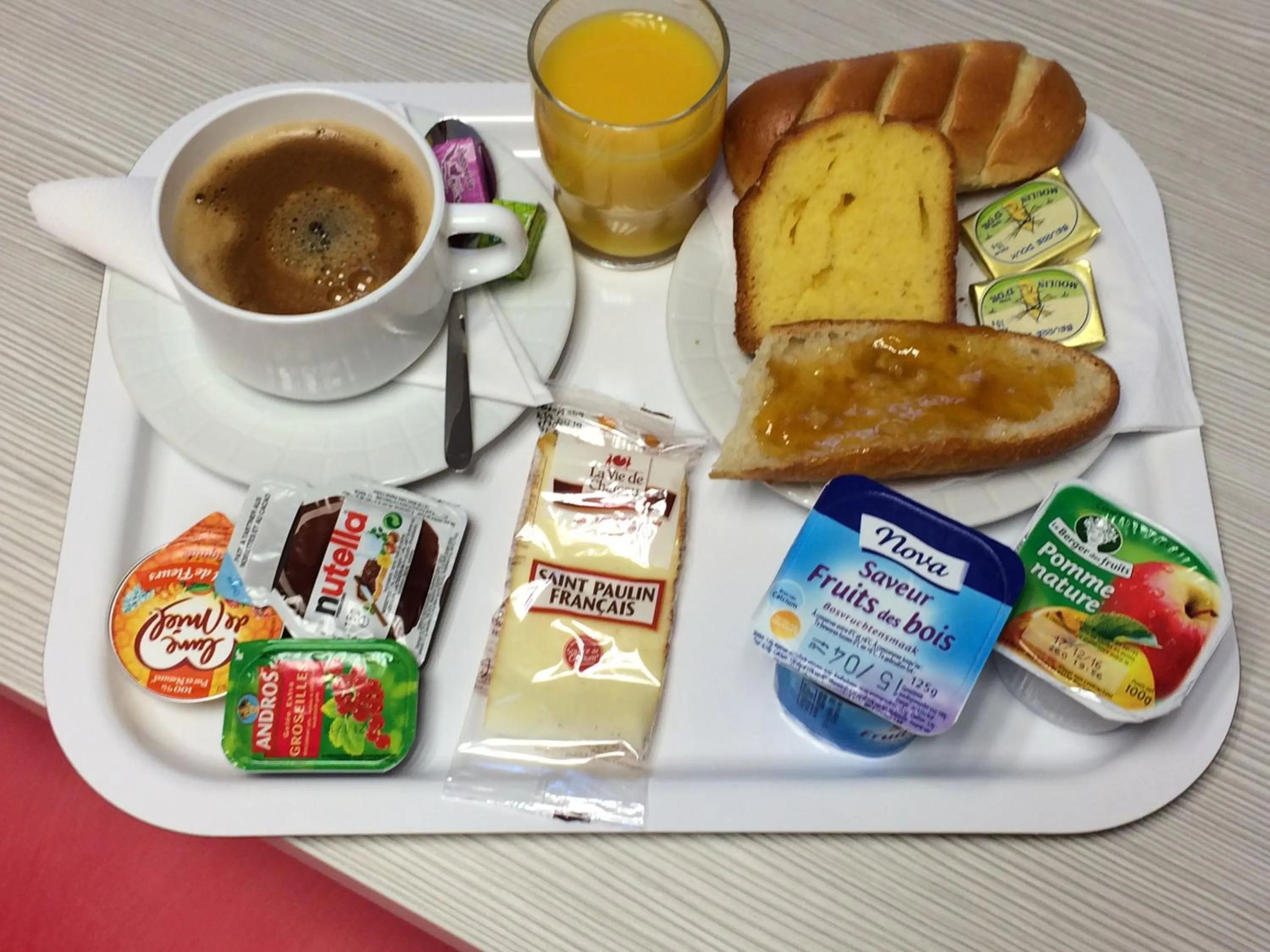 Food and drinks in Premiere Classe Lyon Ouest - Tassin