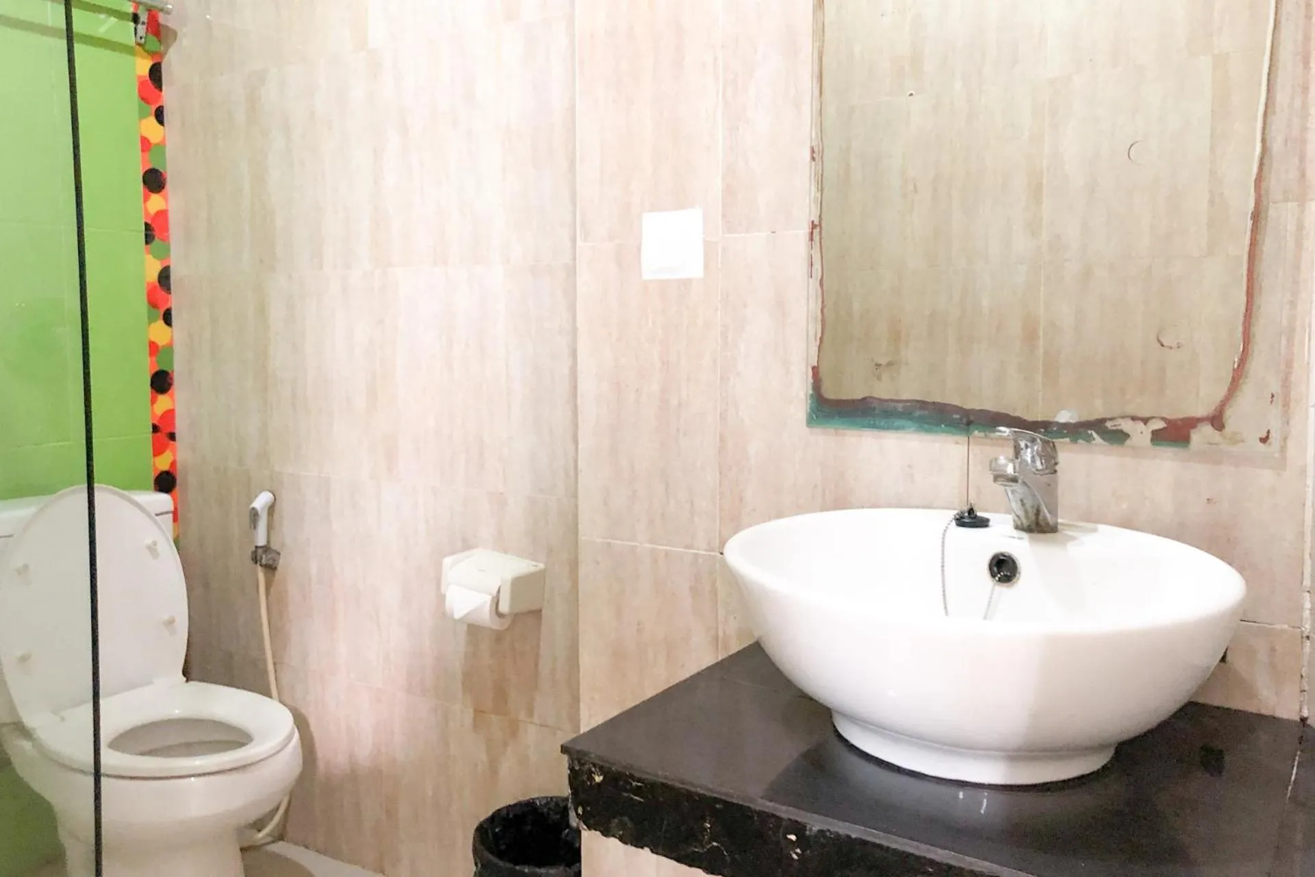 Bathroom in RedDoorz near Pantai Pede