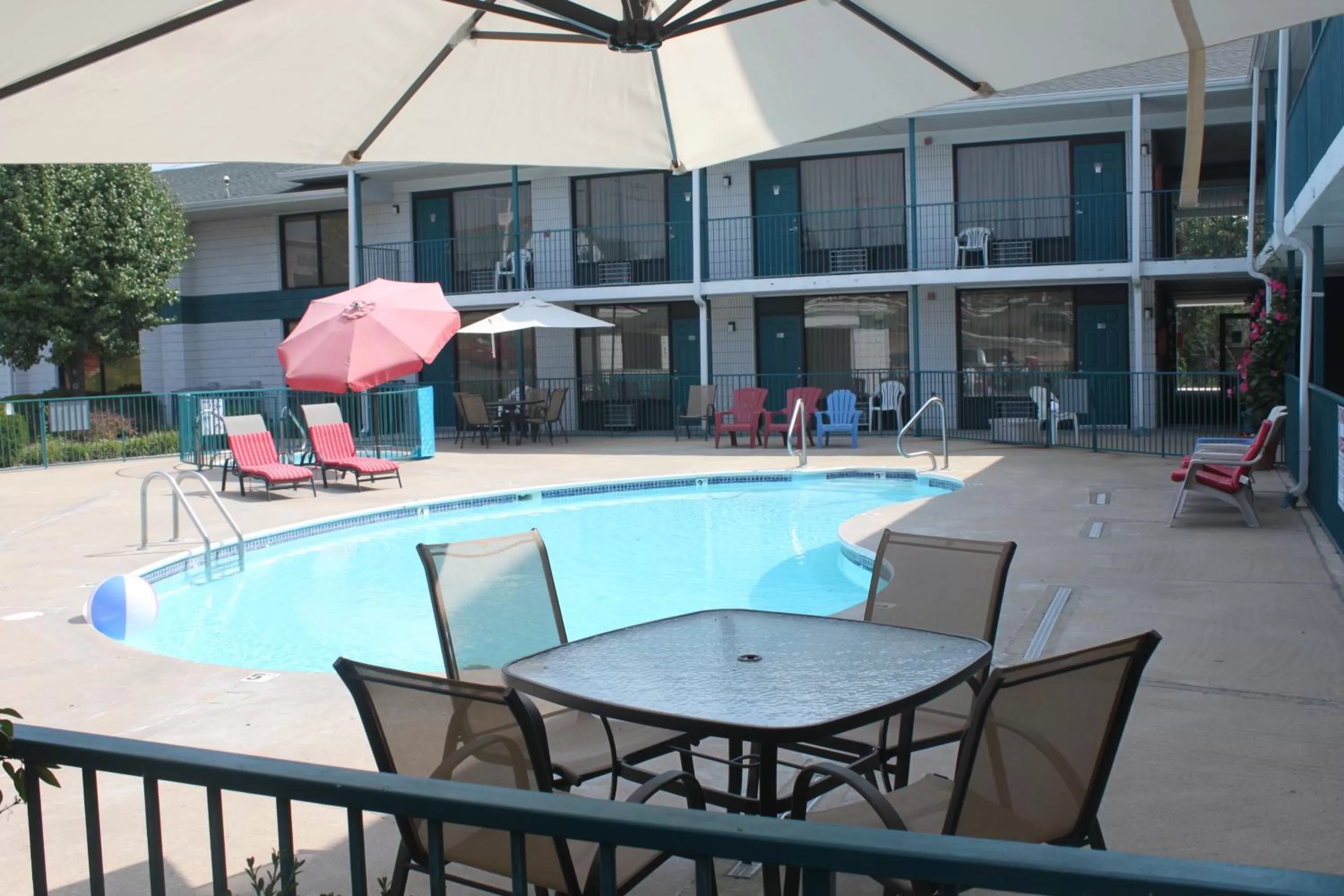 Hot Tub in Ozark Valley Inn