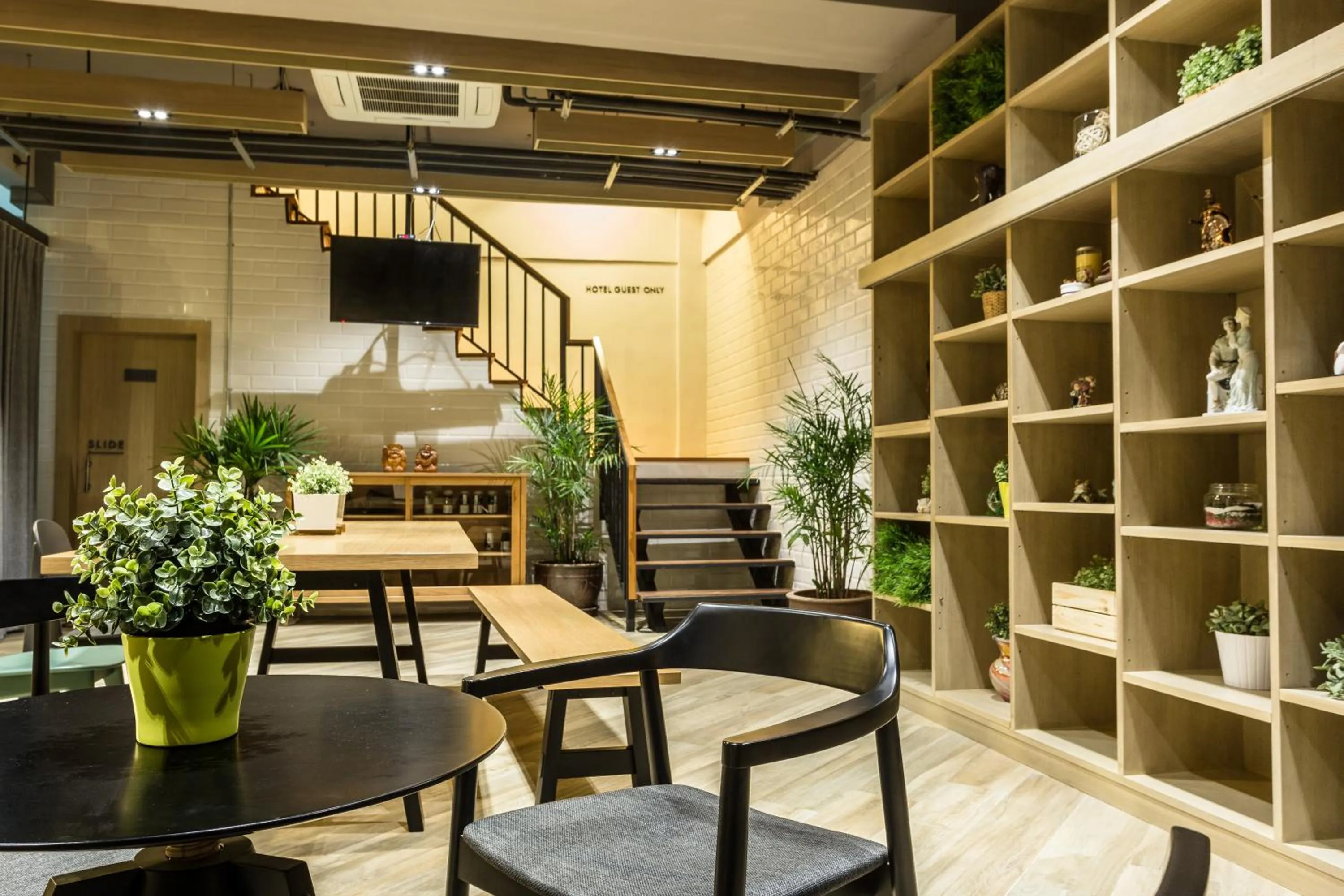 Lobby or reception in Snoozz Hotel Krabi