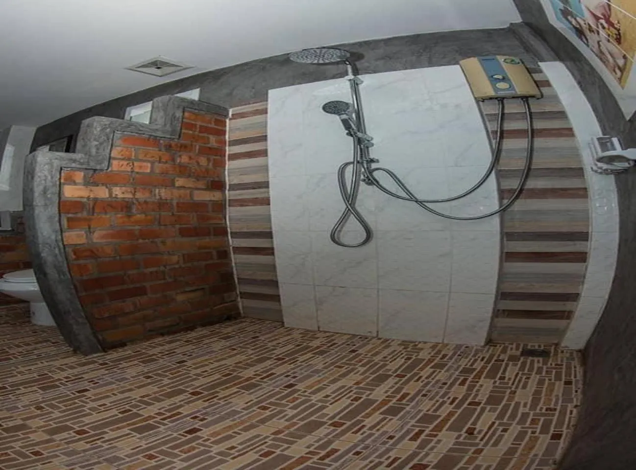 Shower in Lanta New Beach Bungalows - SHA Plus