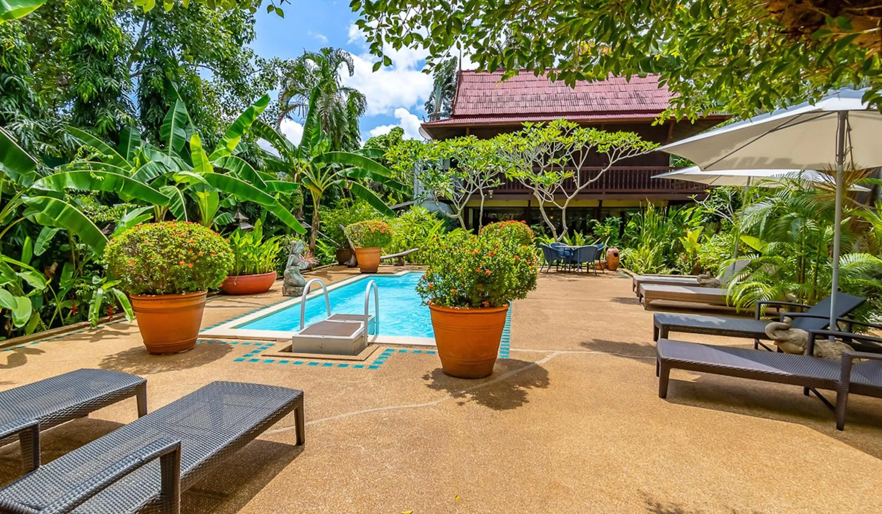 Garden view in Ban Kaew Villas