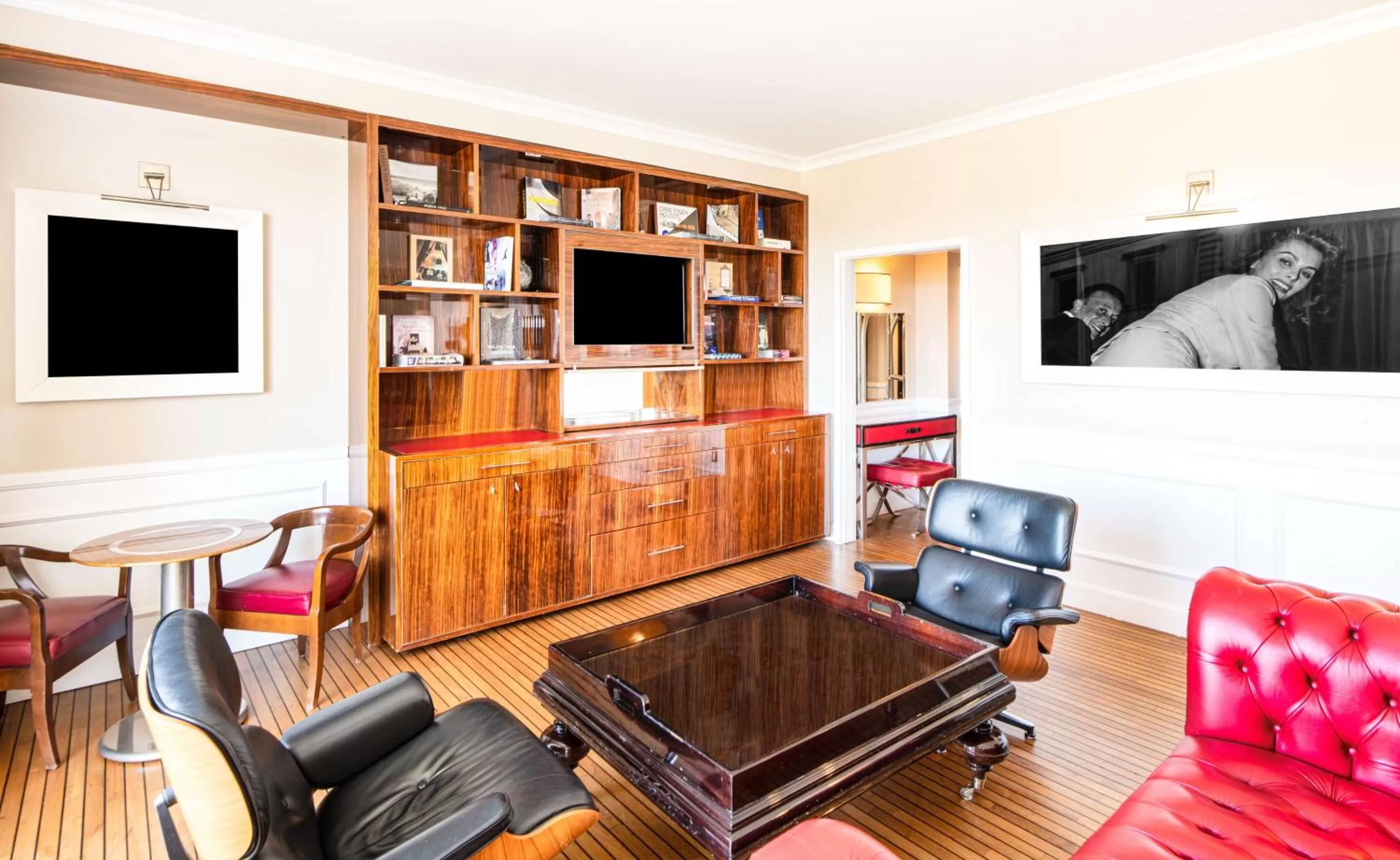 Living room in Cameo Beverly Hills