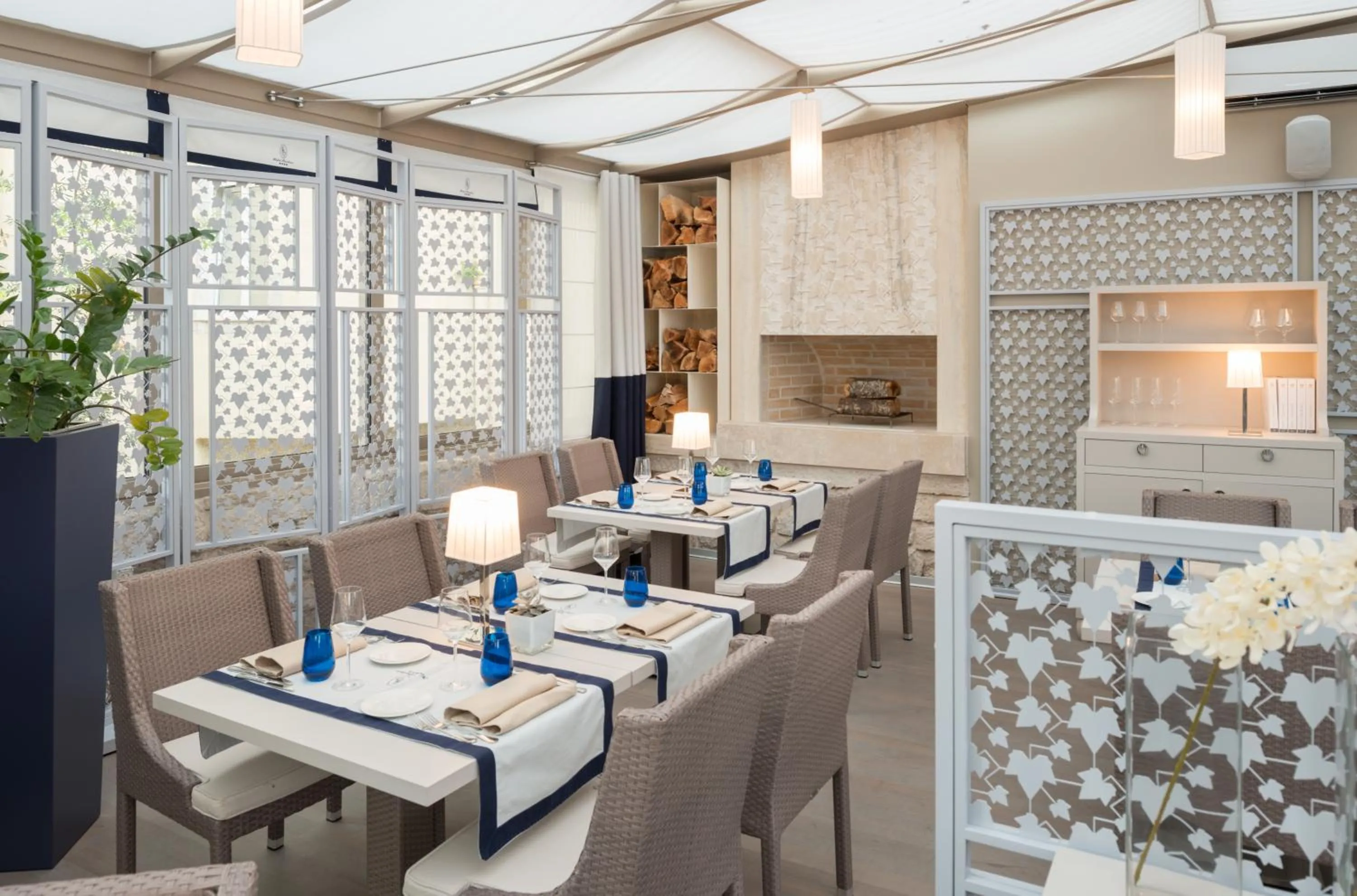 Restaurant/places to eat in Bastion Heritage Hotel