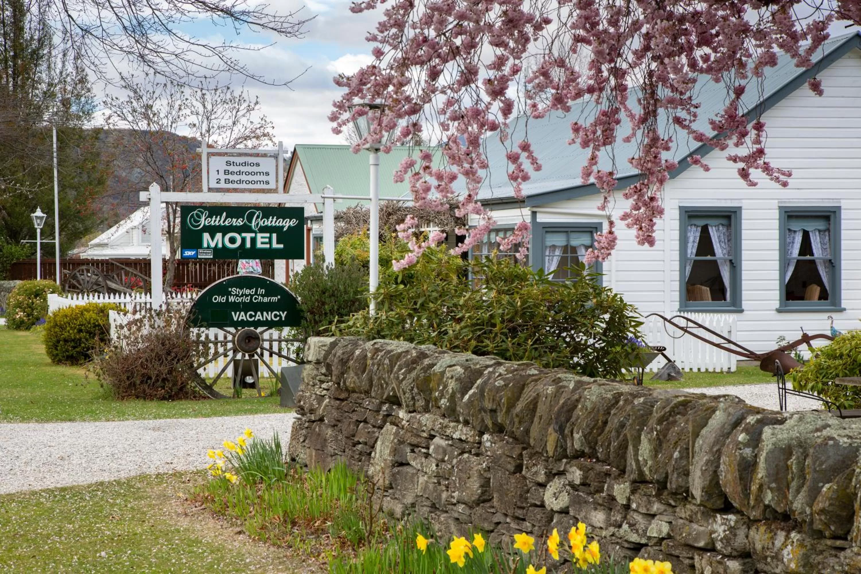 Settlers Cottage Motel