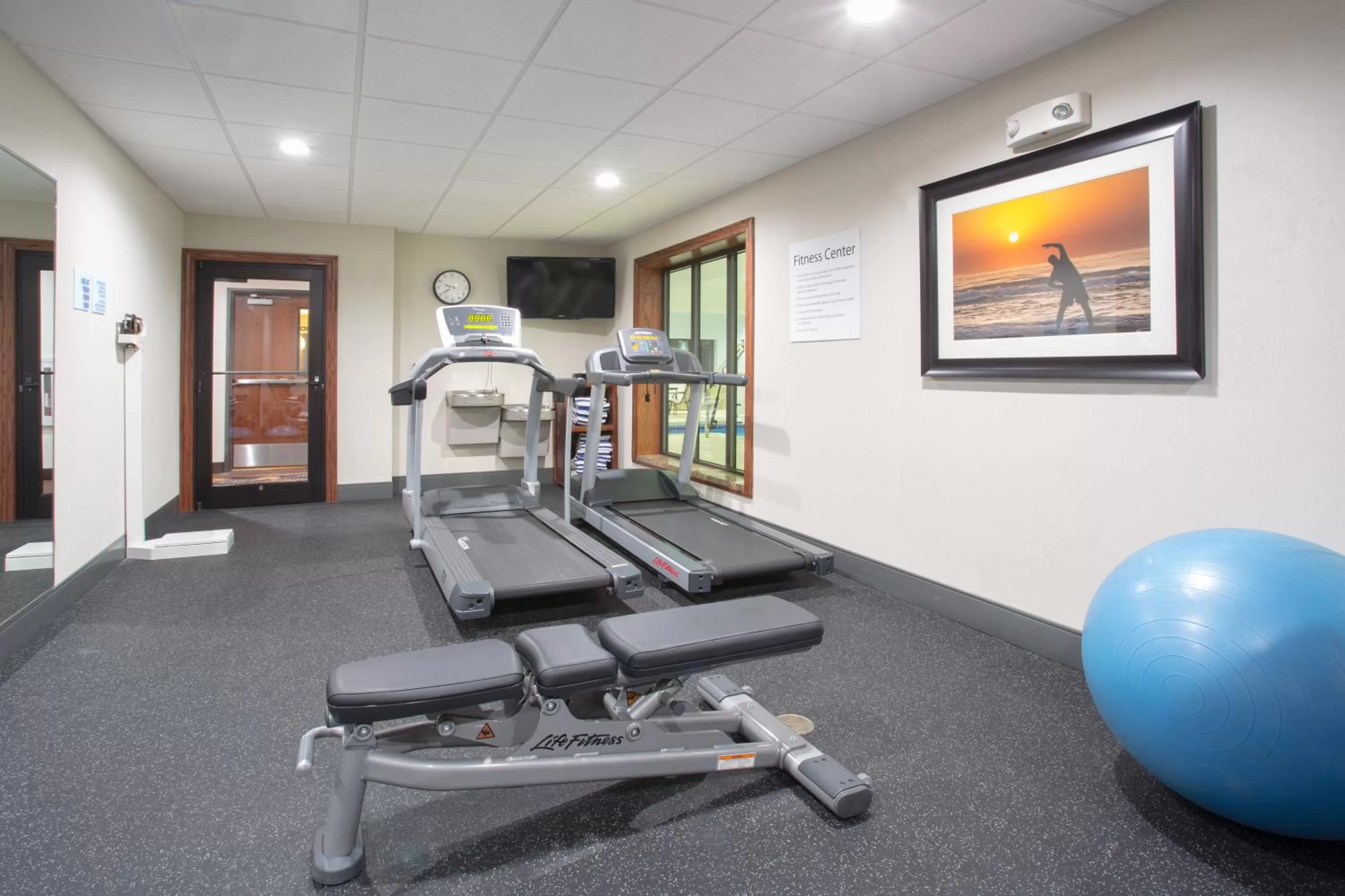 Fitness centre/facilities in Holiday Inn Express Hotel & Suites Concordia US 81 by IHG