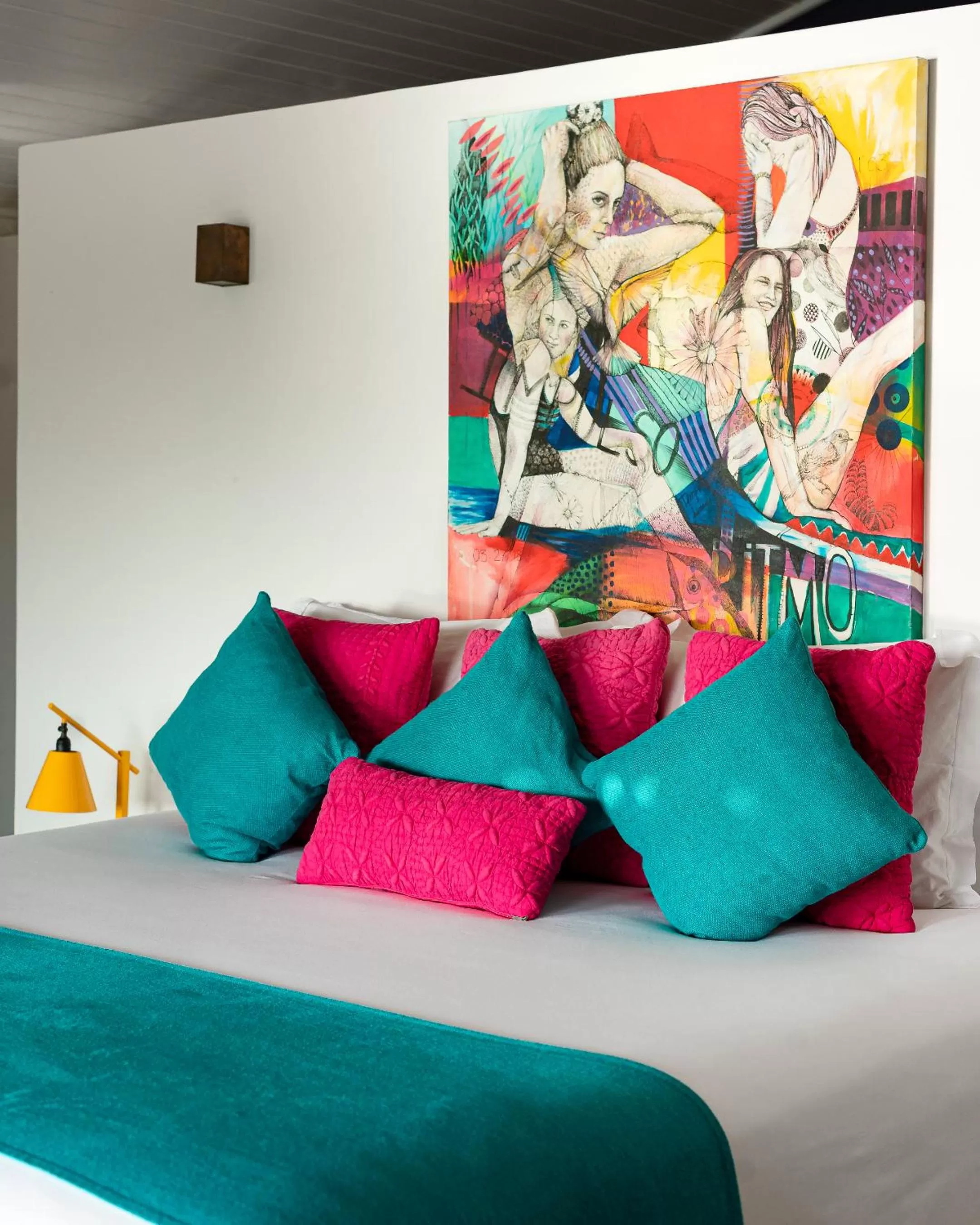 Bed in Insólito Boutique Hotel & Spa